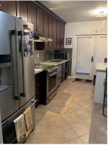 Comfortable Cozy and Convenient rooms for rent