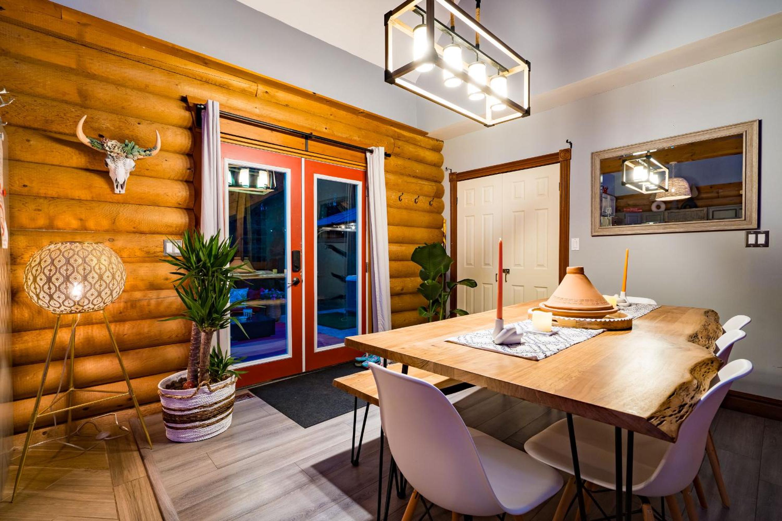 Cozy Cabin Inn