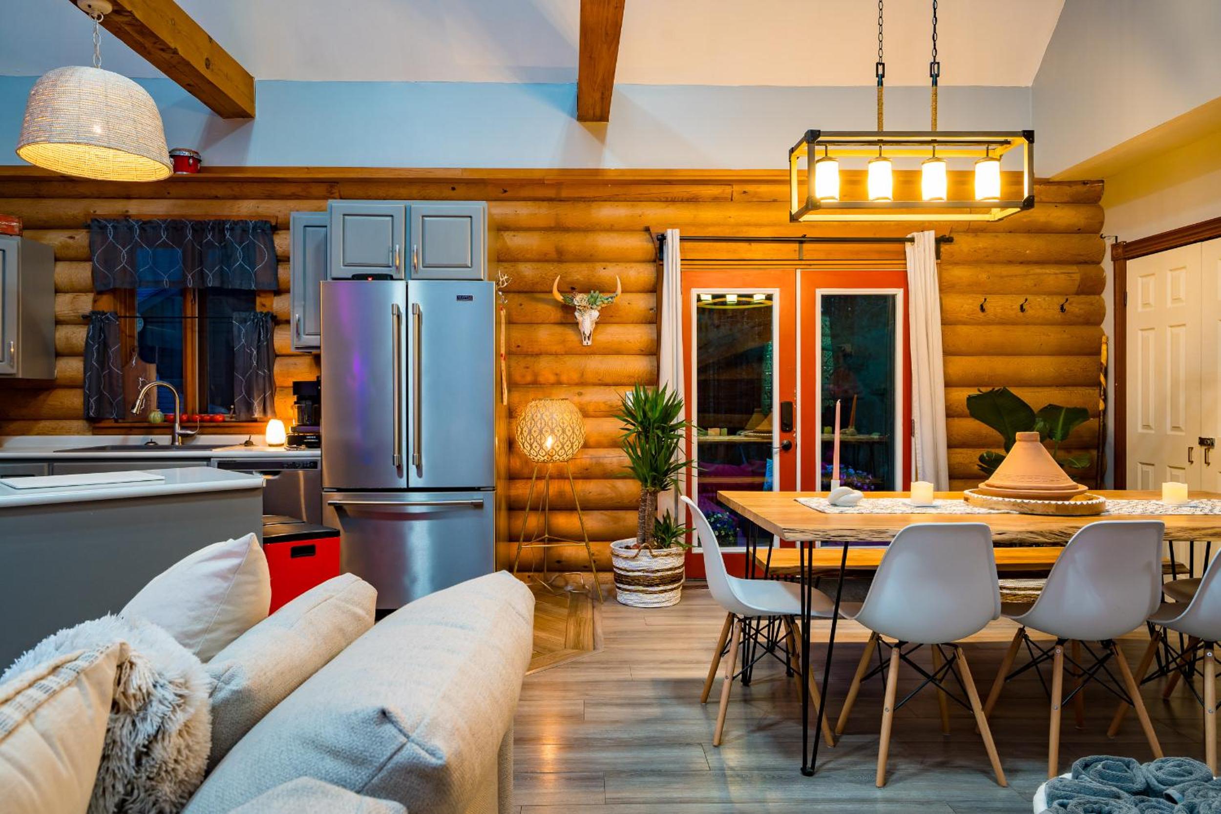 Cozy Cabin Inn