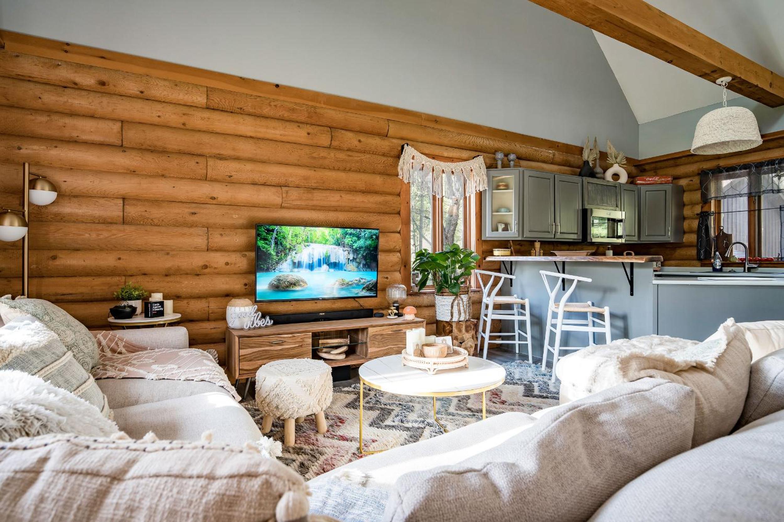 Cozy Cabin Inn
