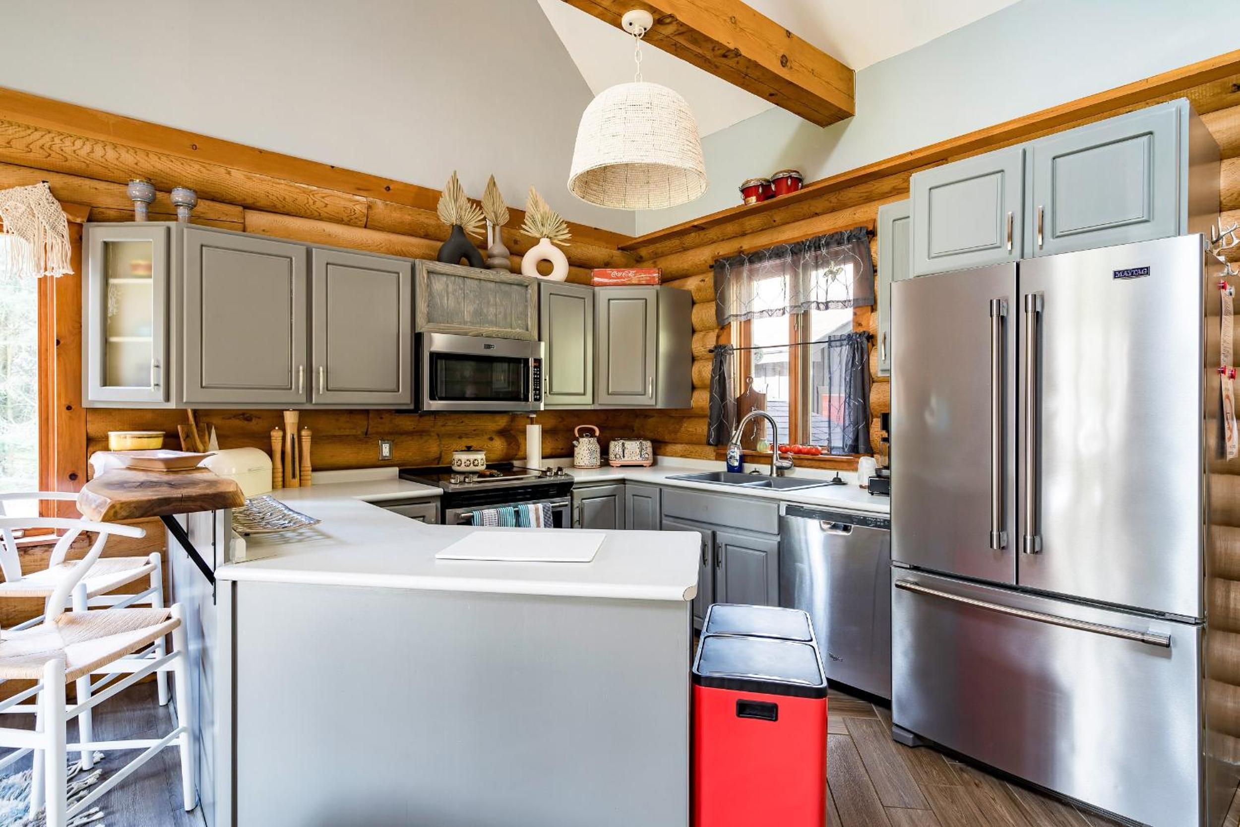 Cozy Cabin Inn