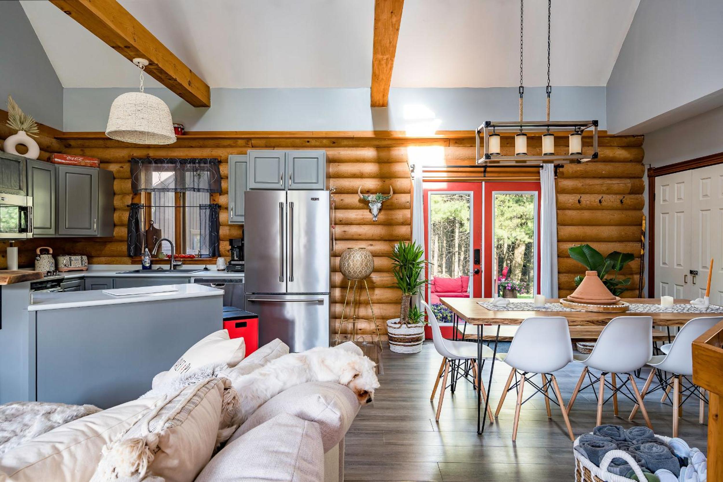 Cozy Cabin Inn
