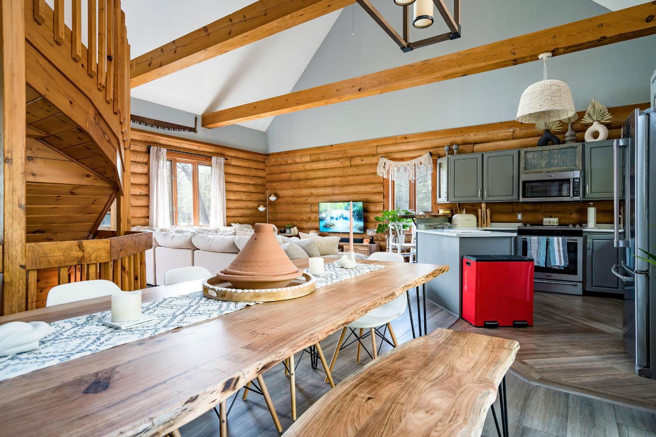 Cozy Cabin Inn