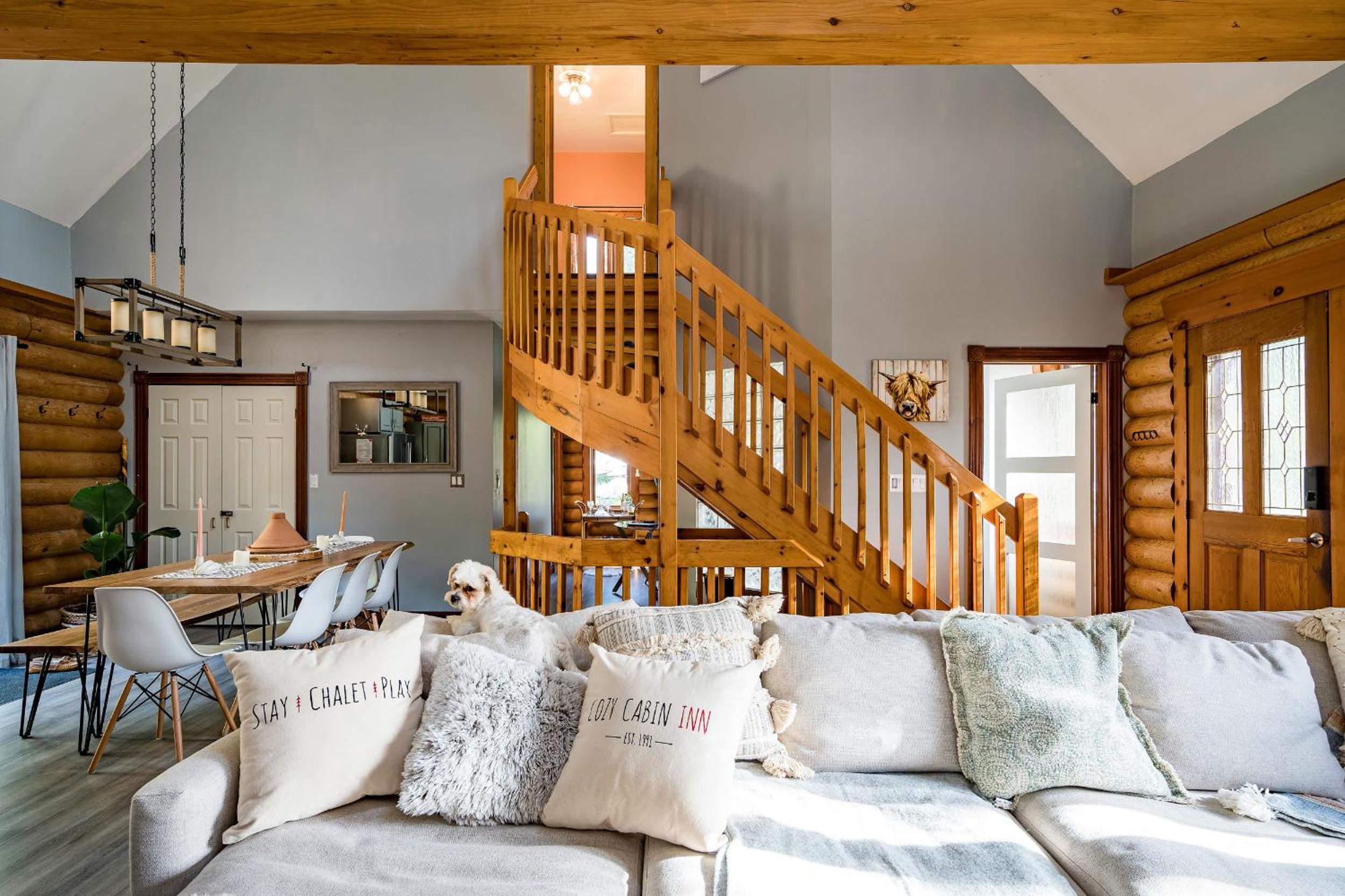 Cozy Cabin Inn