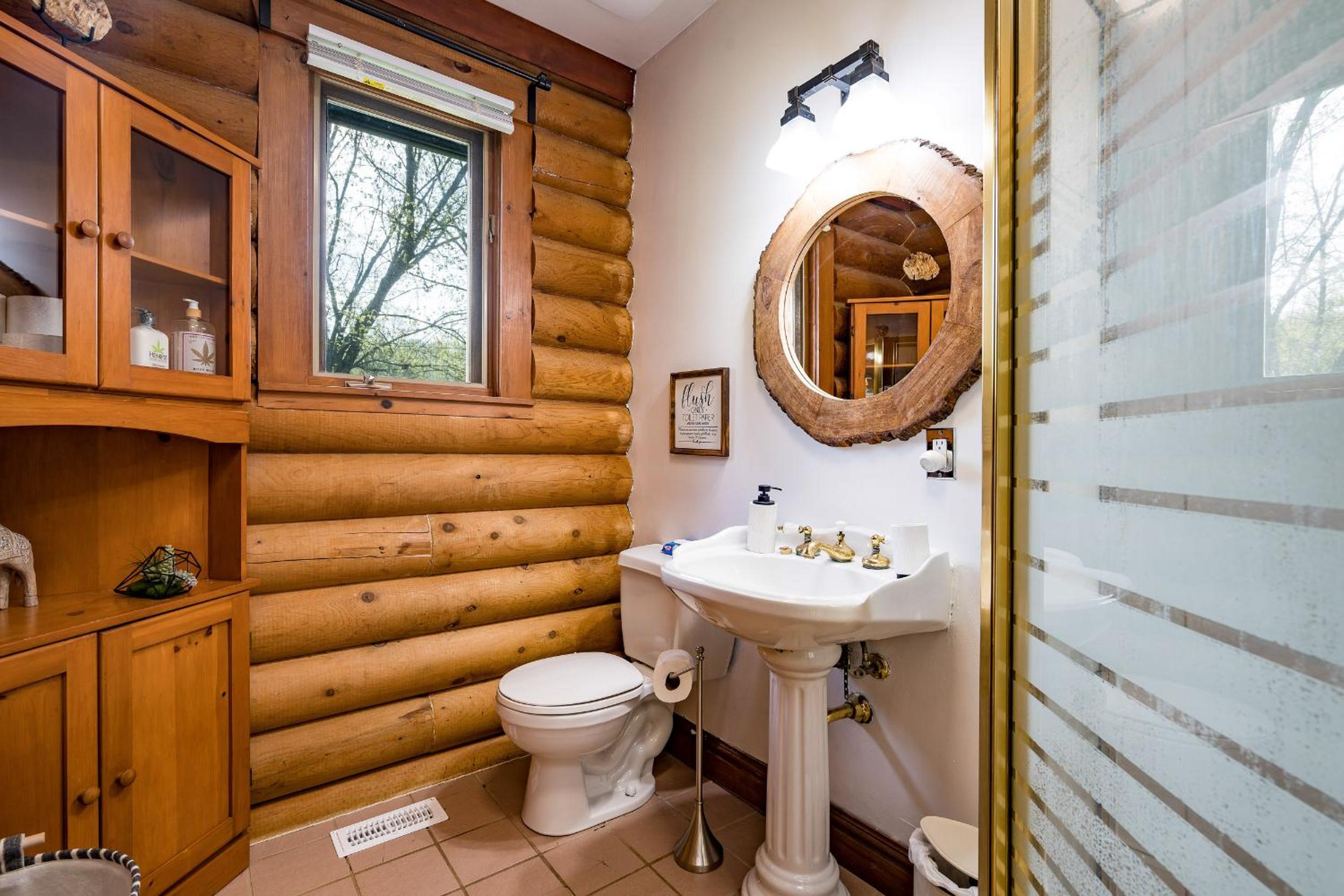 Cozy Cabin Inn