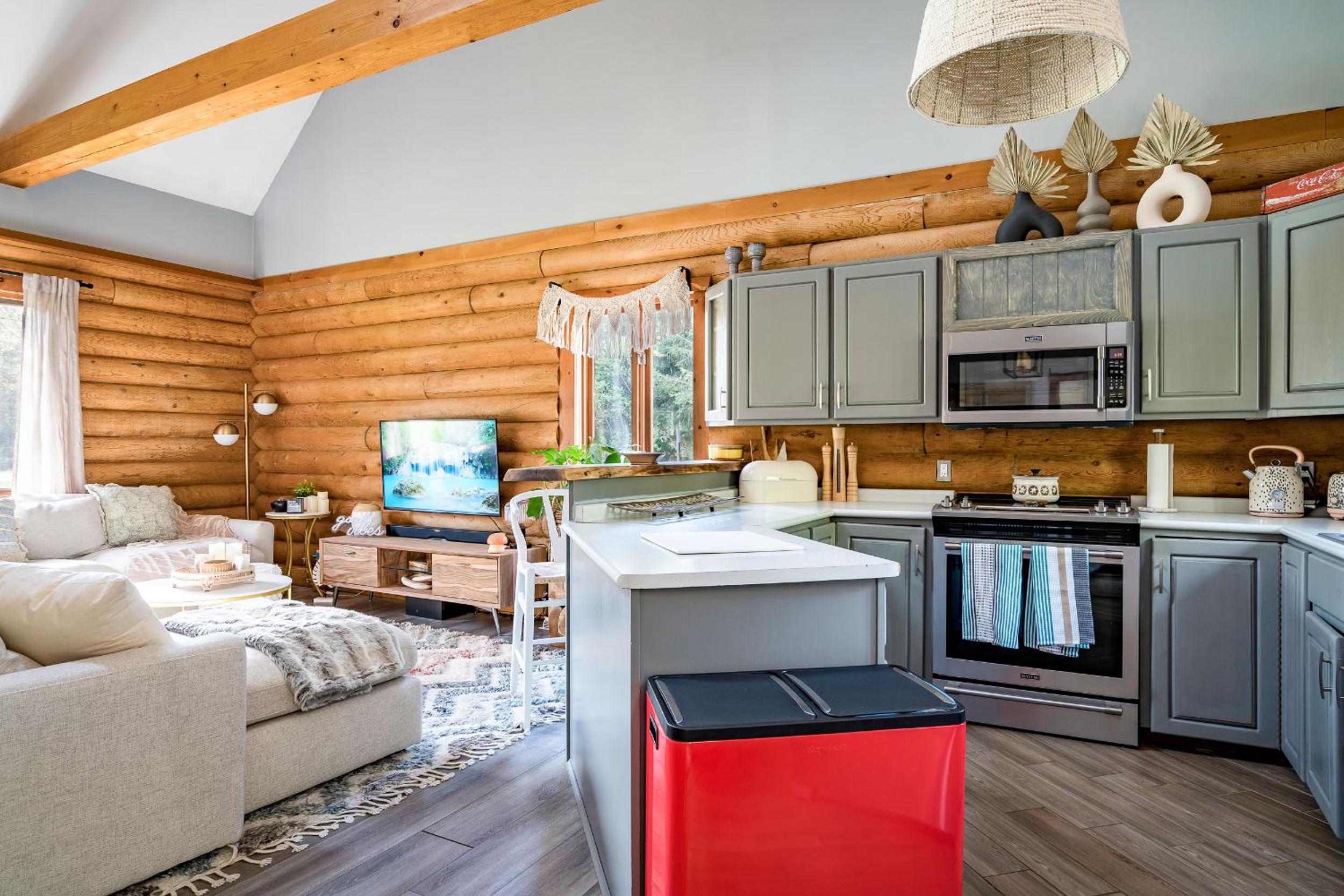 Cozy Cabin Inn