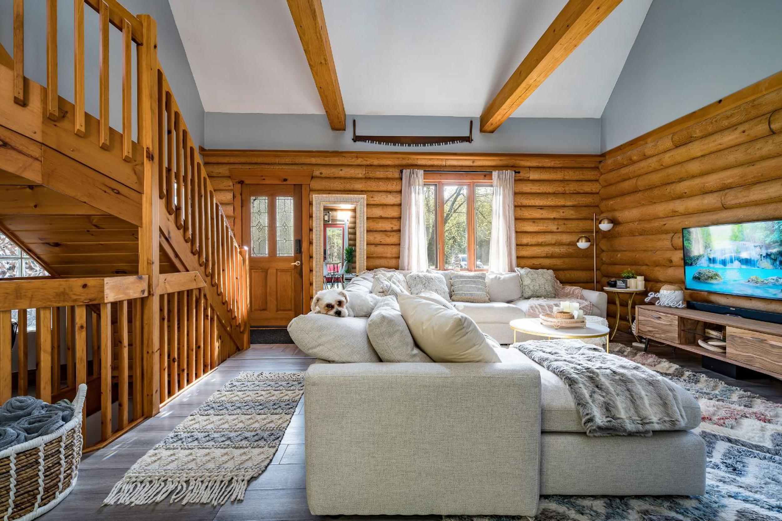 Cozy Cabin Inn
