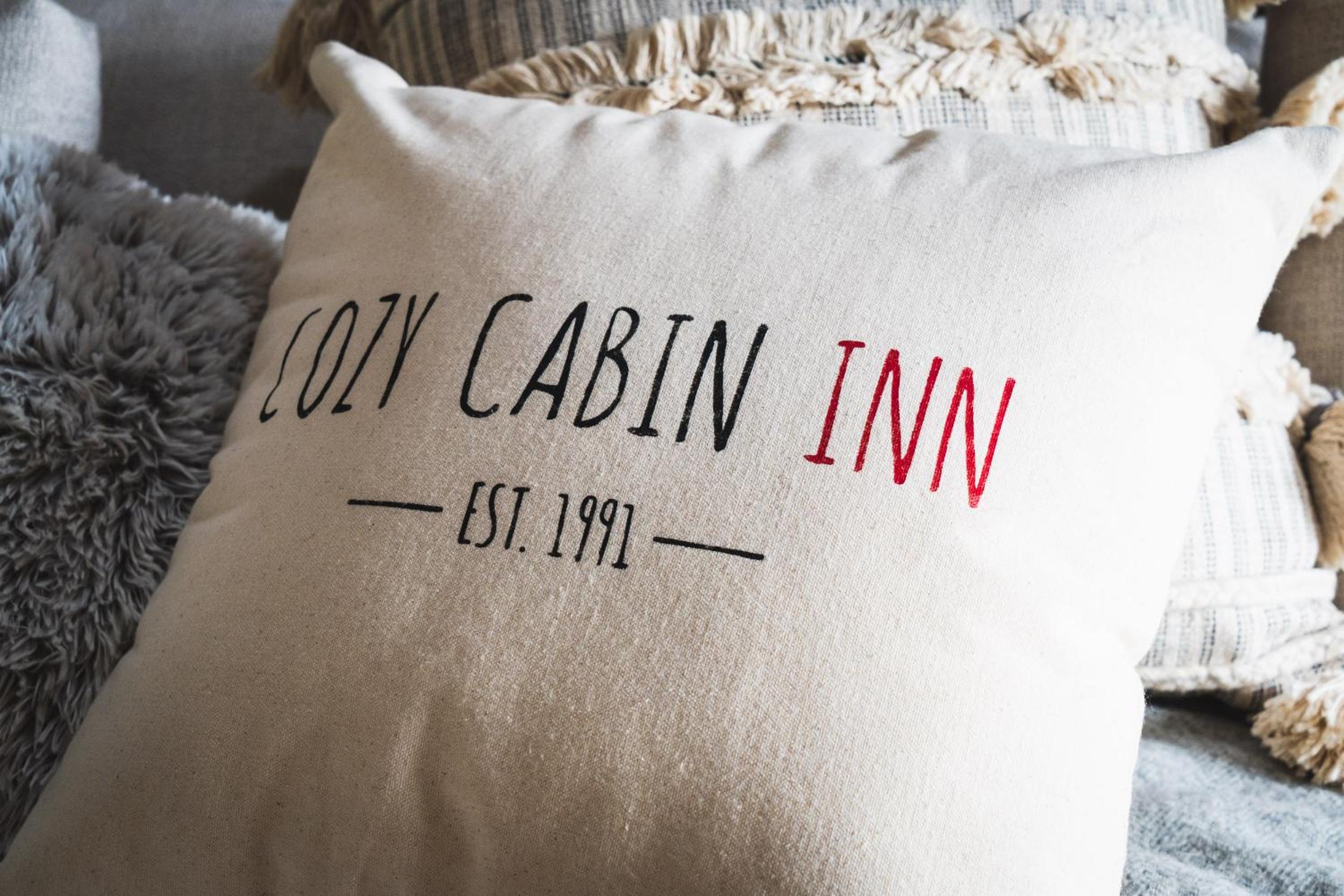 Cozy Cabin Inn