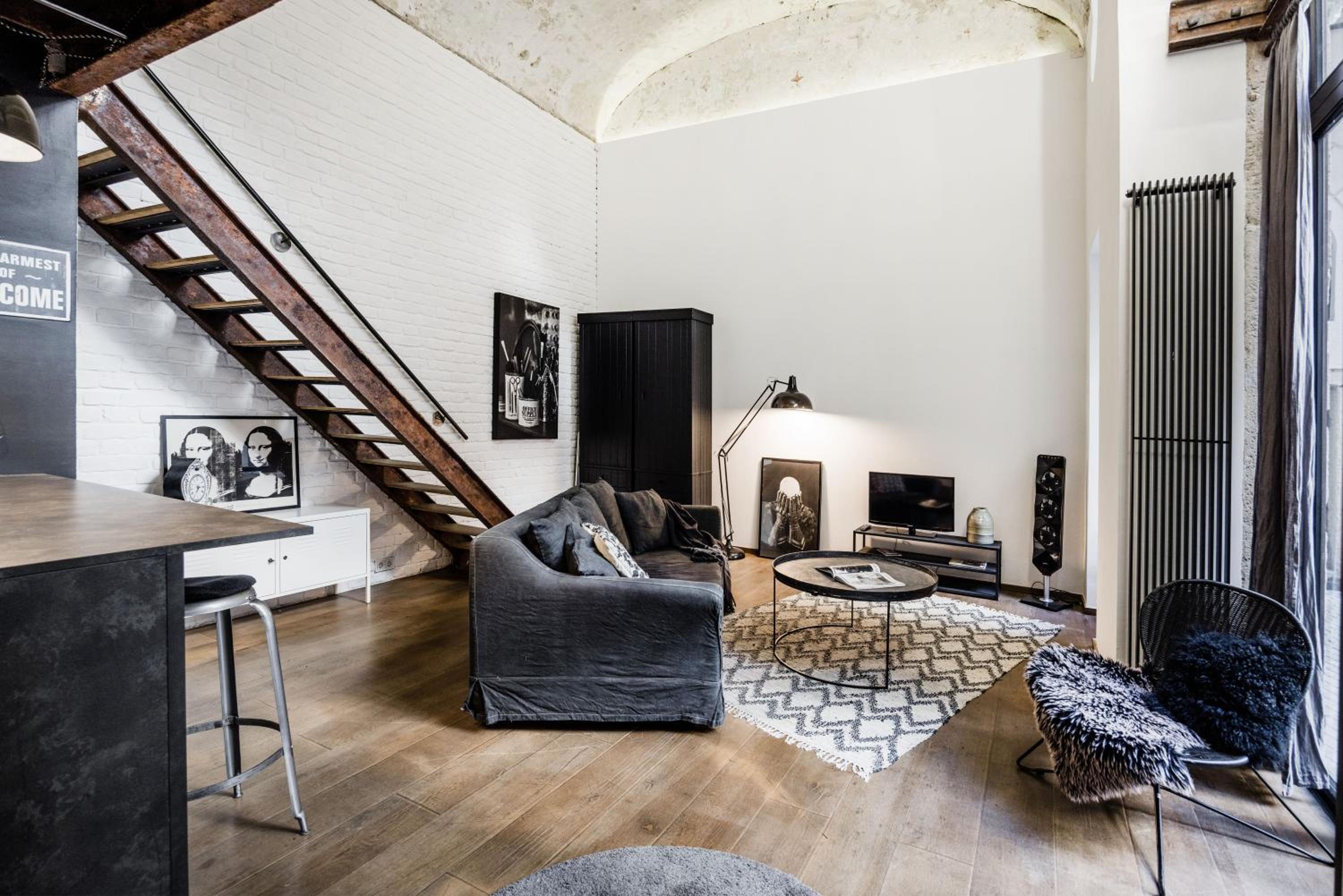 One of a kind, Super Central condo with Patio