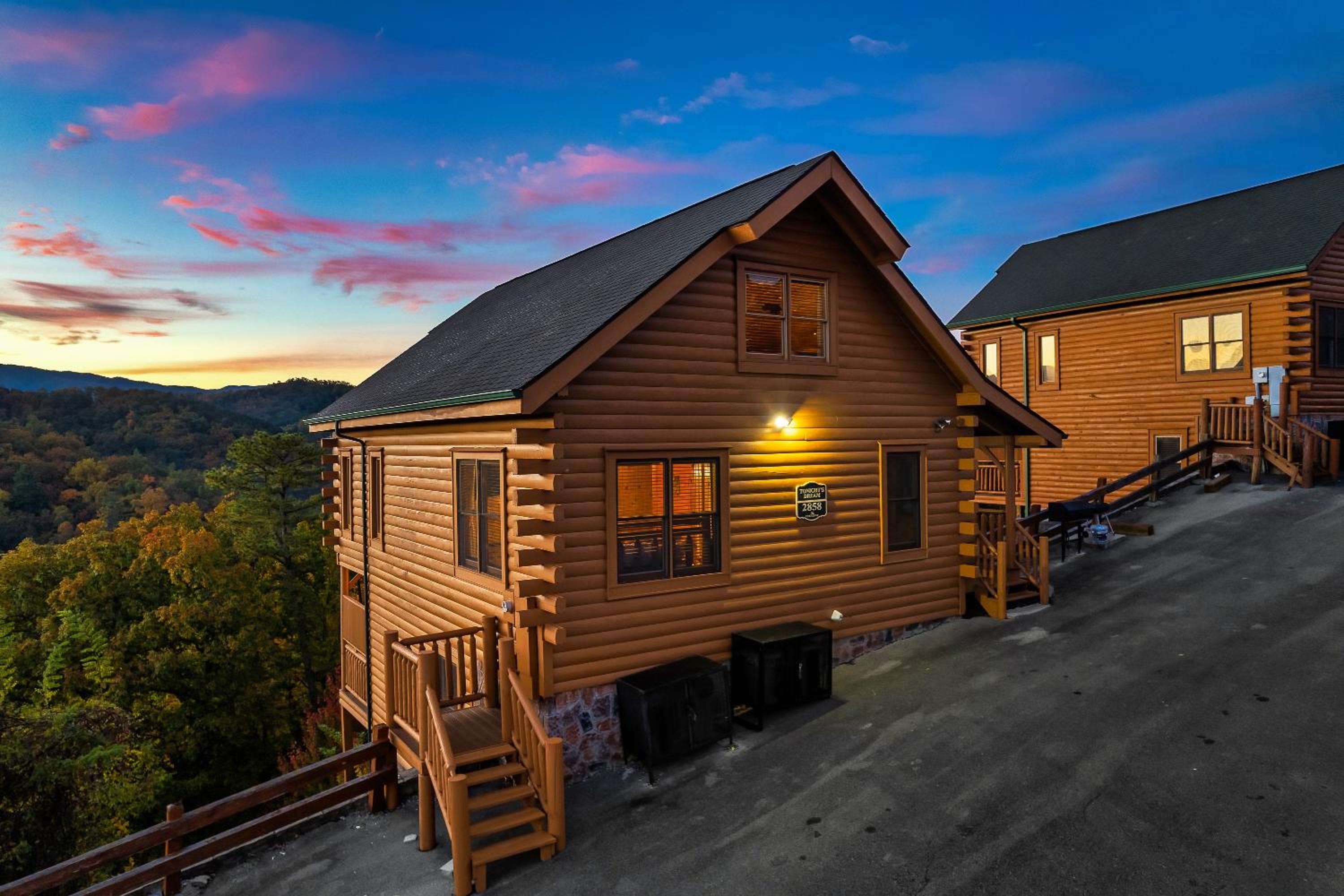 Epic Mountain Views, Hot Tub, Game Room, Sleeps 10 view 5