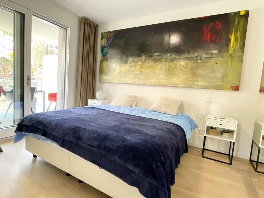 Luxury Green Flat in Center view 5