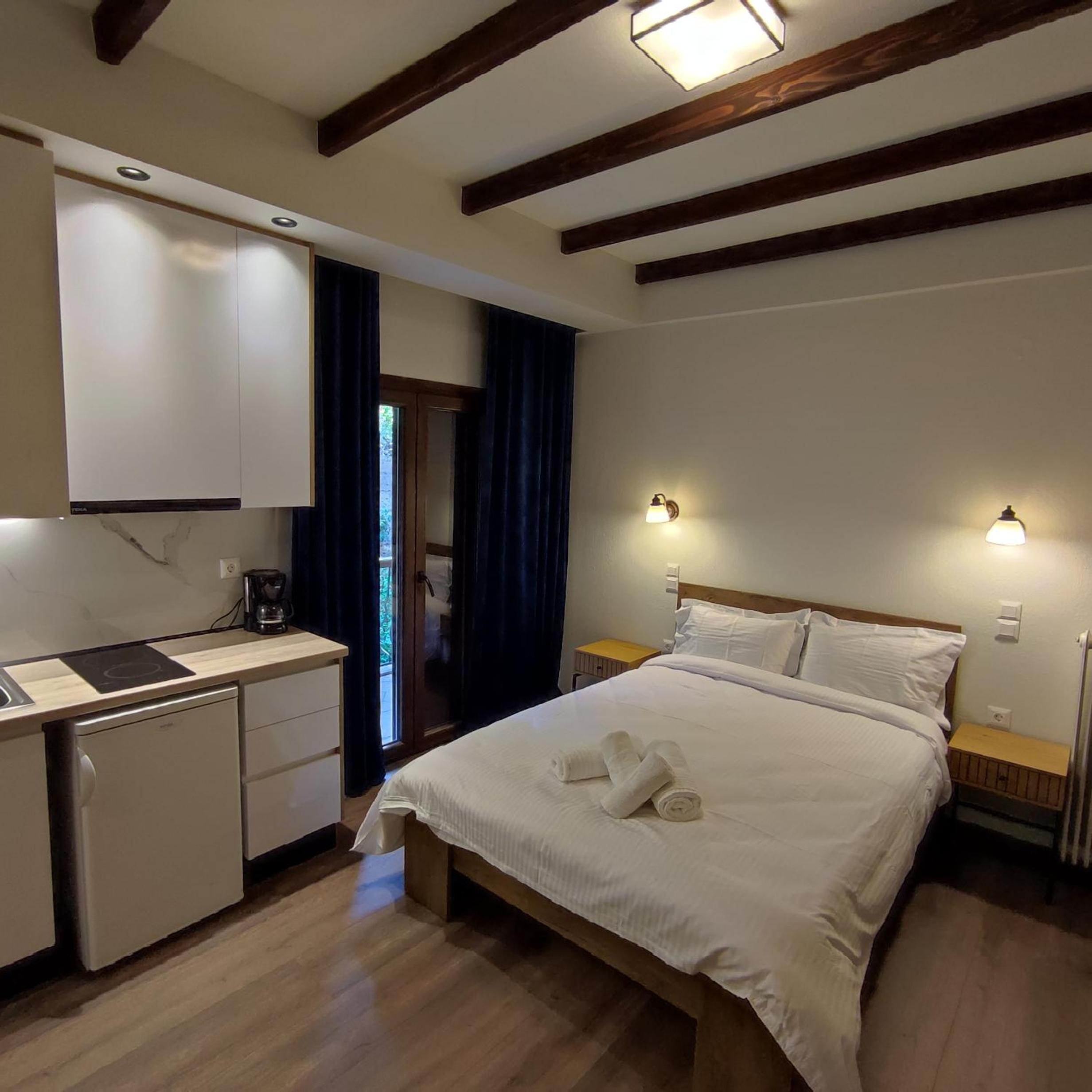 Giataki view 3