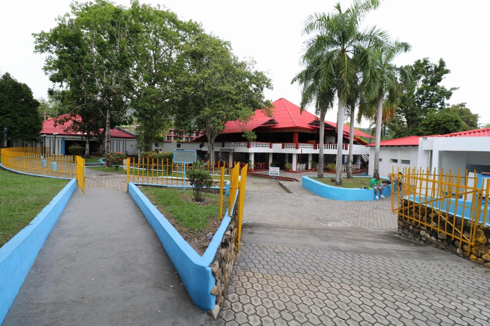 Hotel y Parque Acuatico Agua Sol Alegria