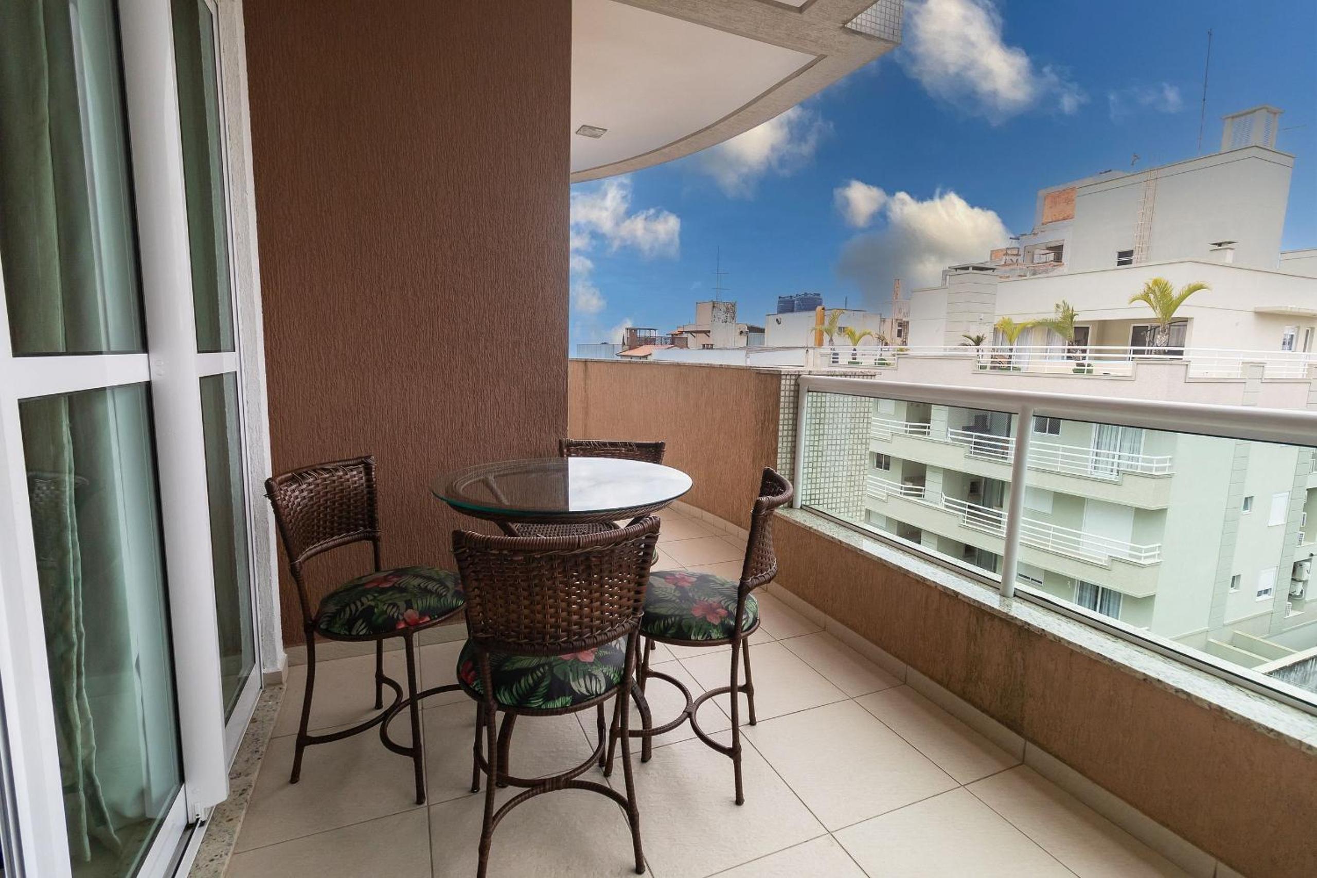 254 - Excelente 3 quartos com vista mar em Bombas