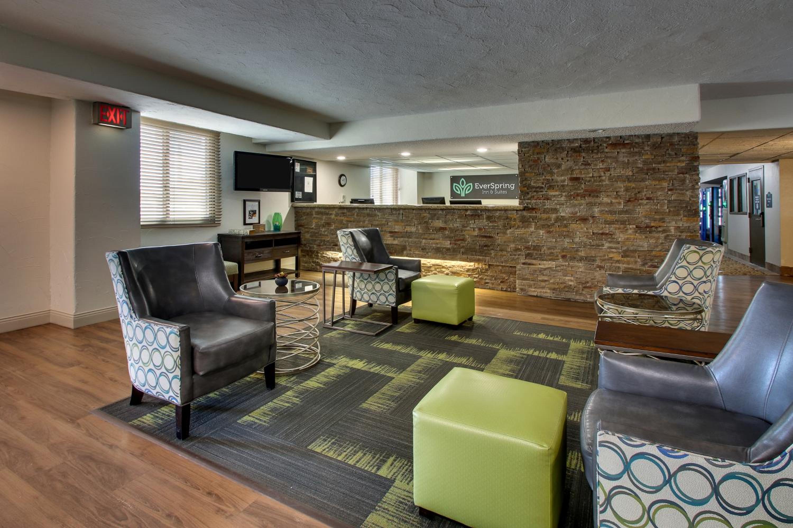 Bismarck Vacations - EverSpring Inn - Property Image 21