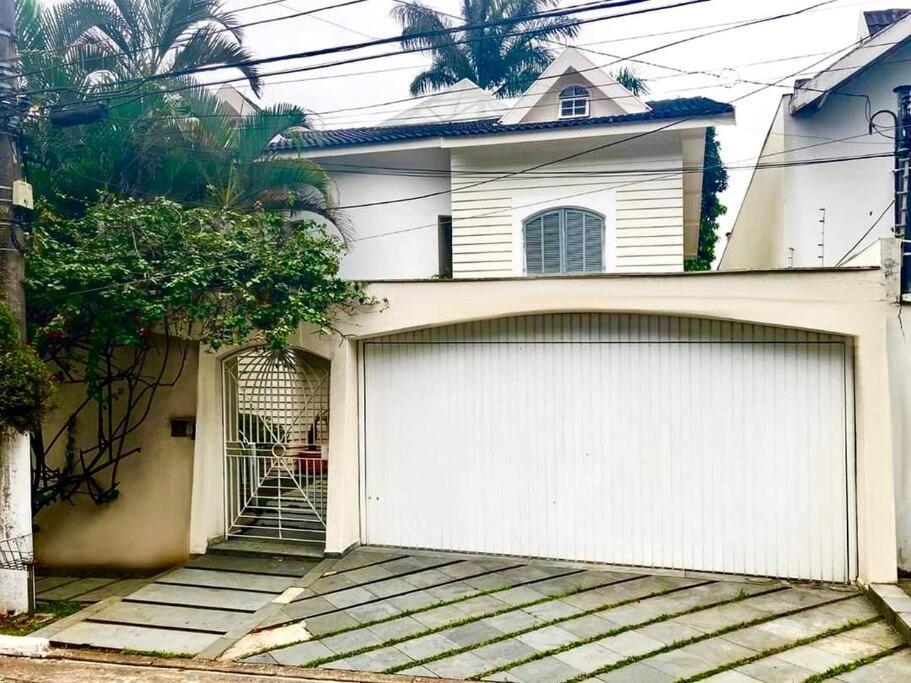 La Maison Brooklin Luxo Triplex 5 Quartos 4 suítes Ar Churrasqueira Hidro 10 Min Congonhas!