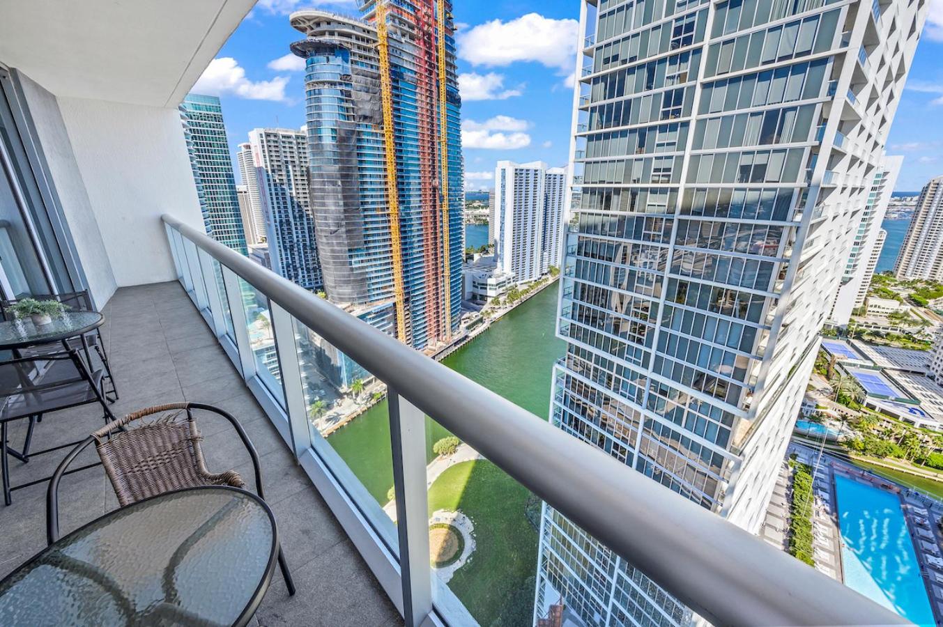 *ICONIC W ICON CONDO/ POOL&WATERVIEWS*FREESPA*