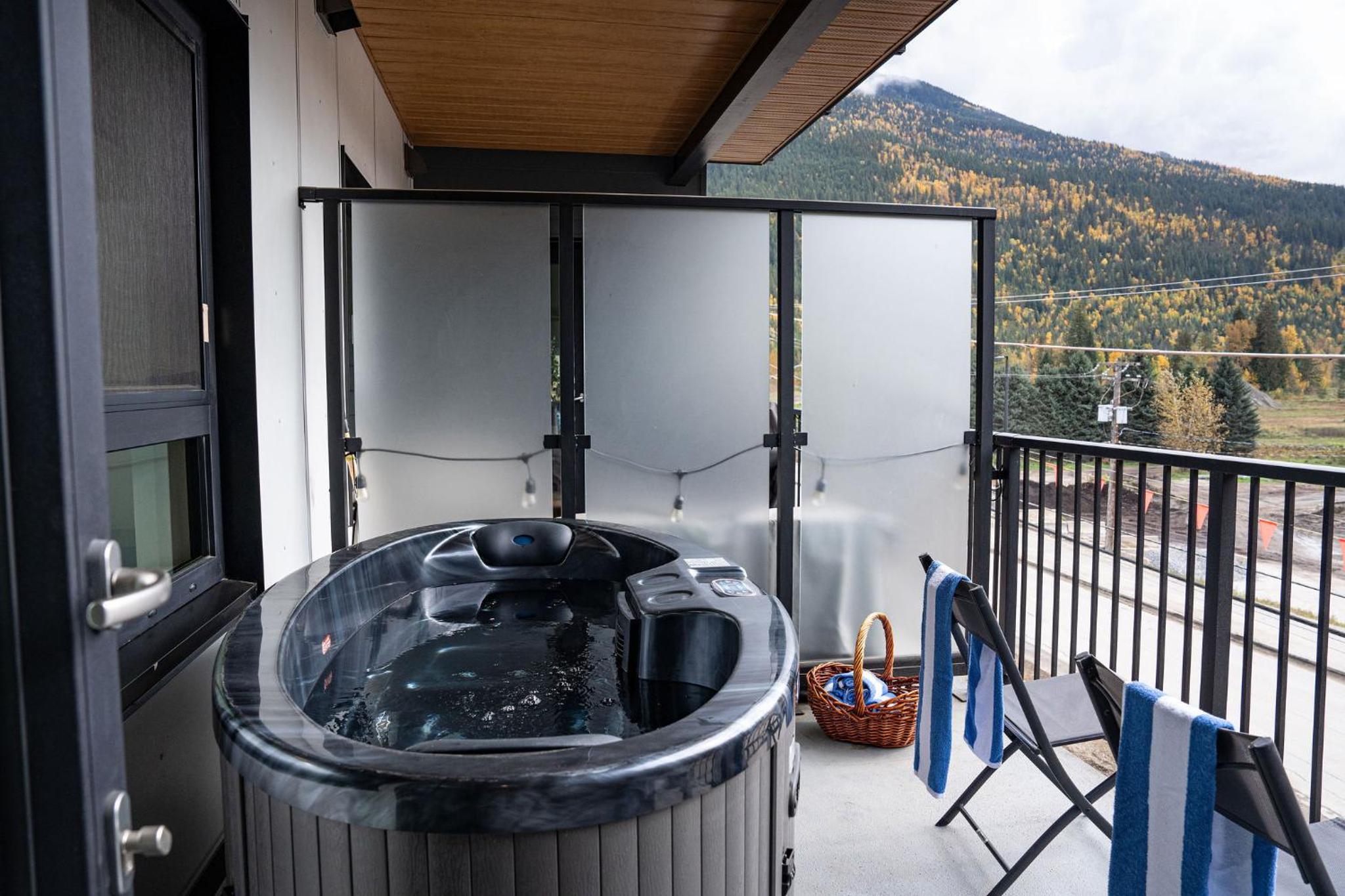 Wildflower Retreat by Revelstoke Vacations