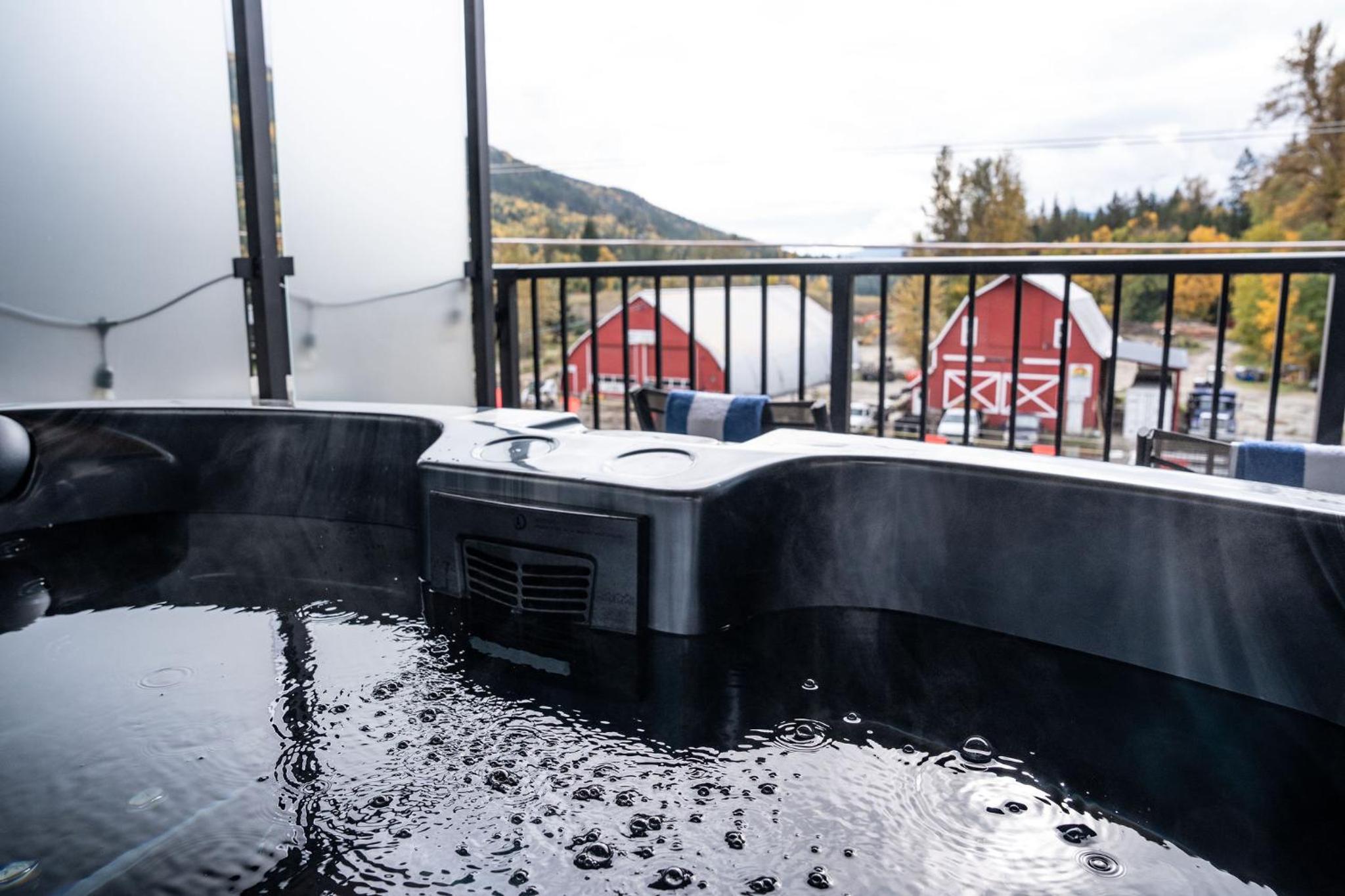 Wildflower Retreat by Revelstoke Vacations