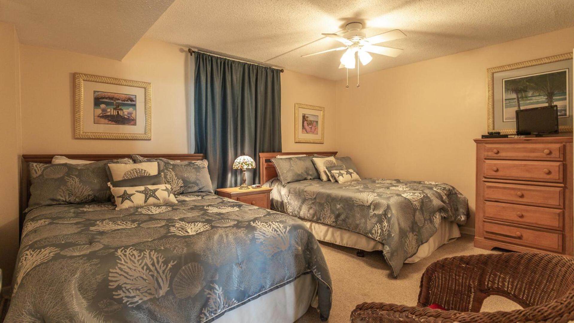 Dolphin Point 404B - 2BR on Holiday with Views of Harbor view 5