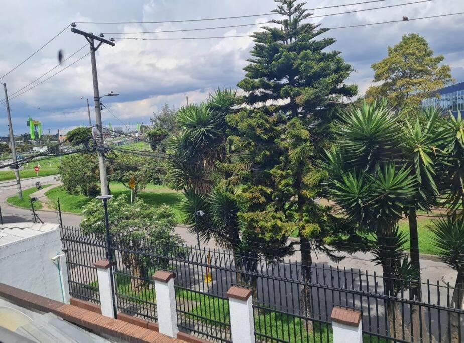 En Bogotá, Hermosa Casa Villa Encanto a 5 minutos del aeropuerto