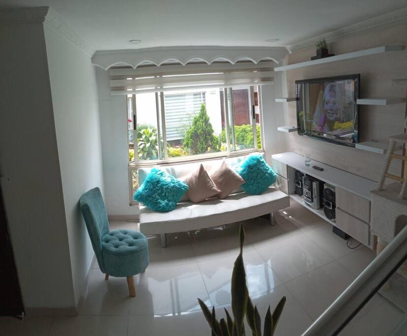En Bogotá, Hermosa Casa Villa Encanto a 5 minutos del aeropuerto