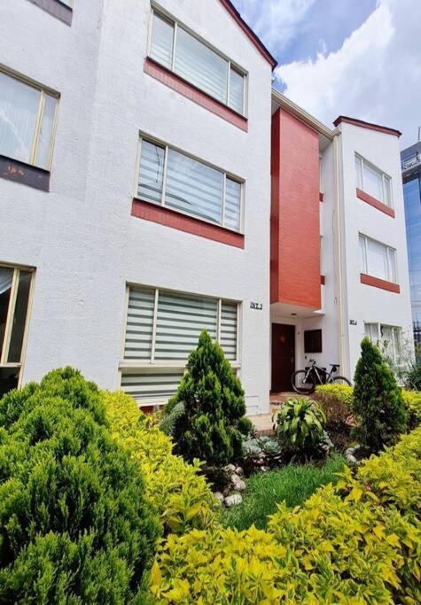 En Bogotá, Hermosa Casa Villa Encanto a 5 minutos del aeropuerto