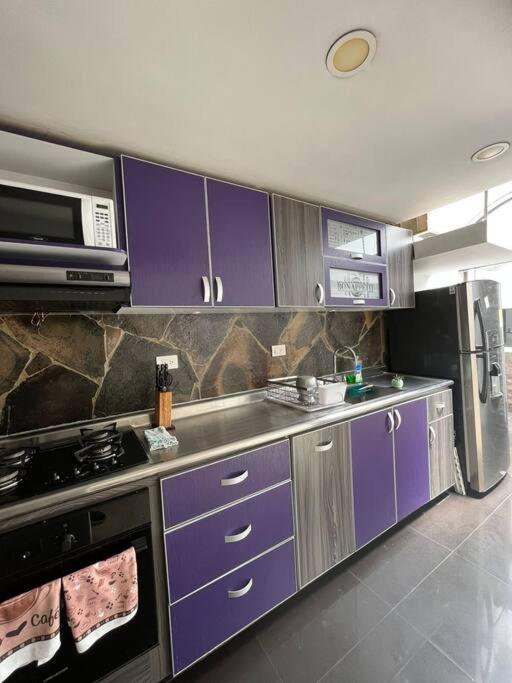 En Bogotá, Hermosa Casa Villa Encanto a 5 minutos del aeropuerto
