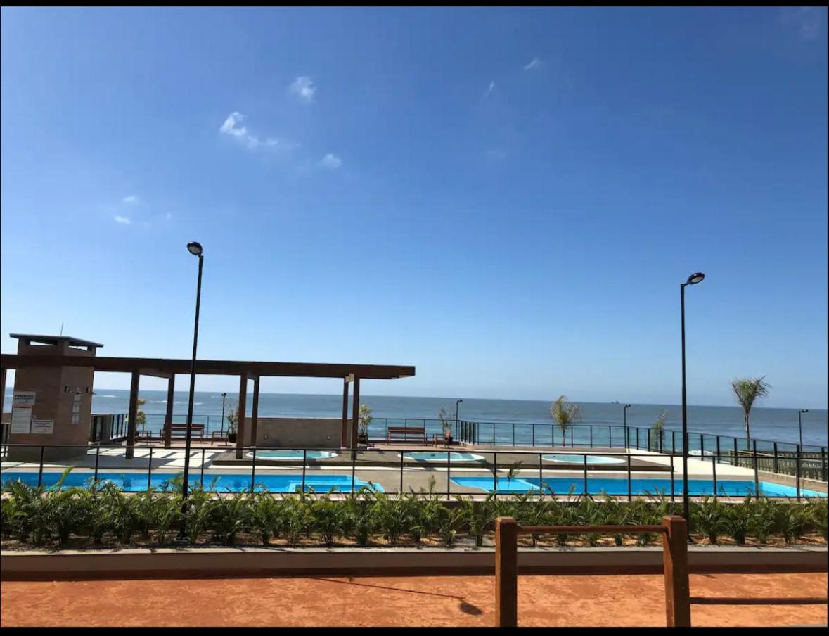 Resort Apto Frente Mar