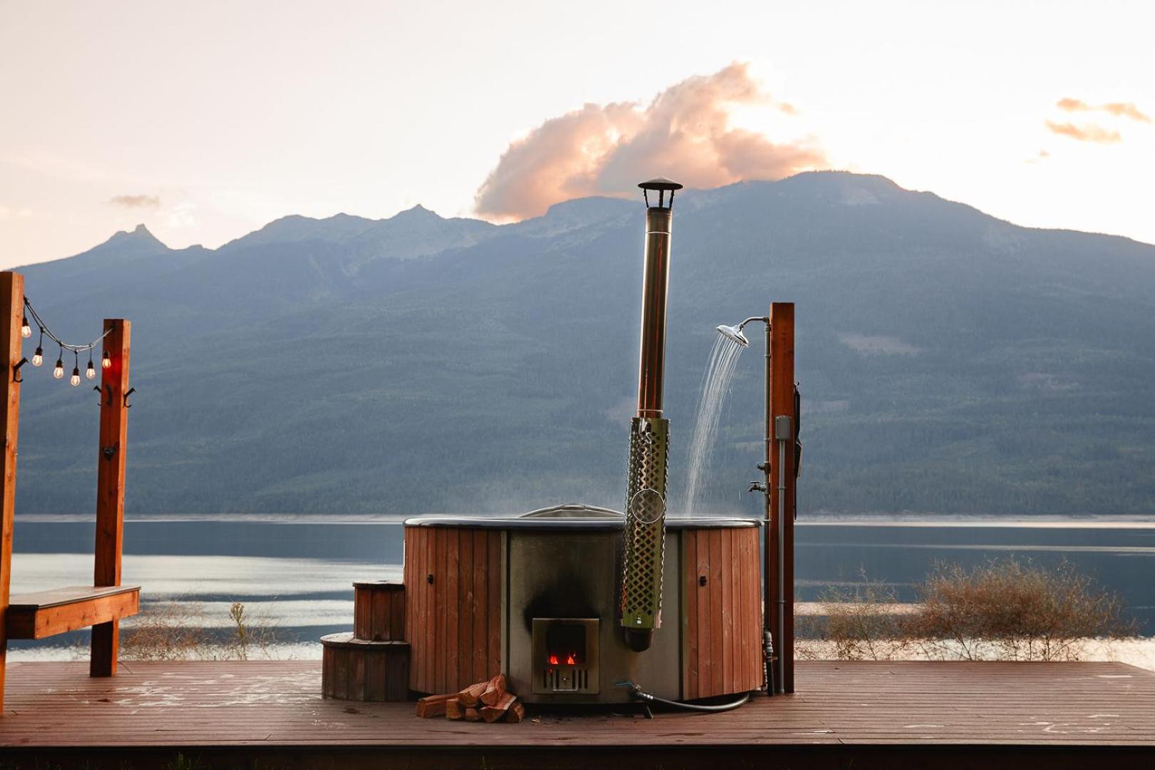 The Kootenay Lake House - A Private Luxury Retreat