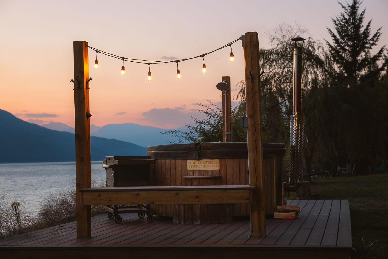The Kootenay Lake House - A Private Luxury Retreat