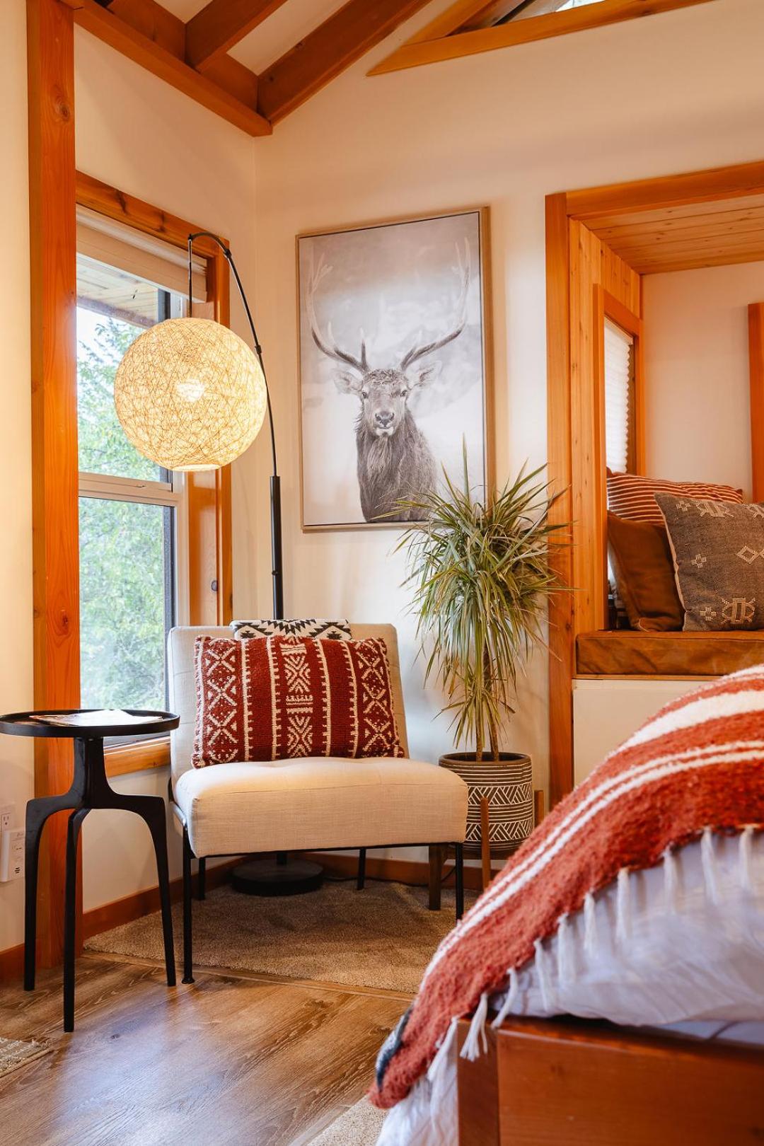 The Kootenay Lake House - A Private Luxury Retreat