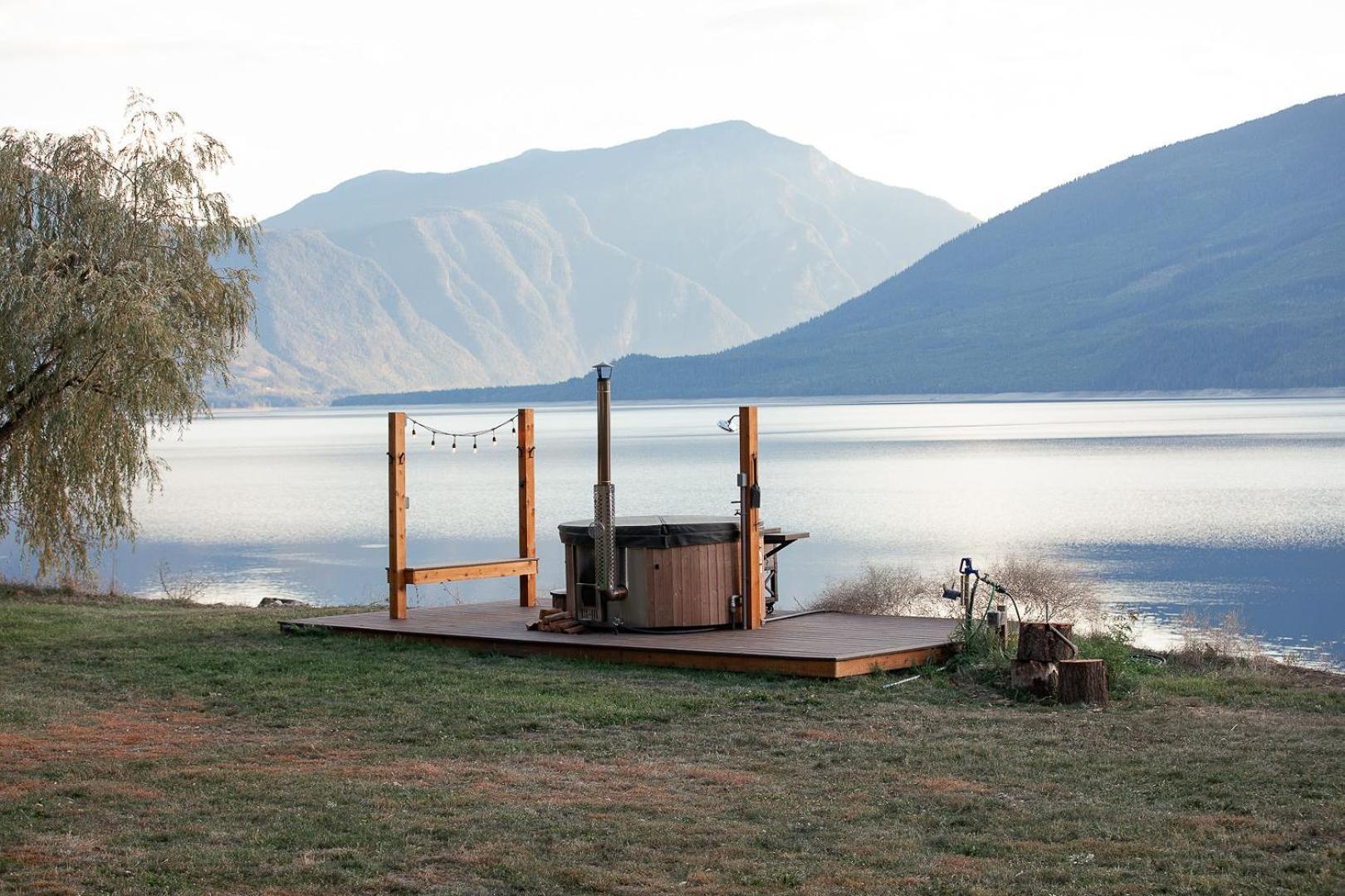 The Kootenay Lake House - A Private Luxury Retreat