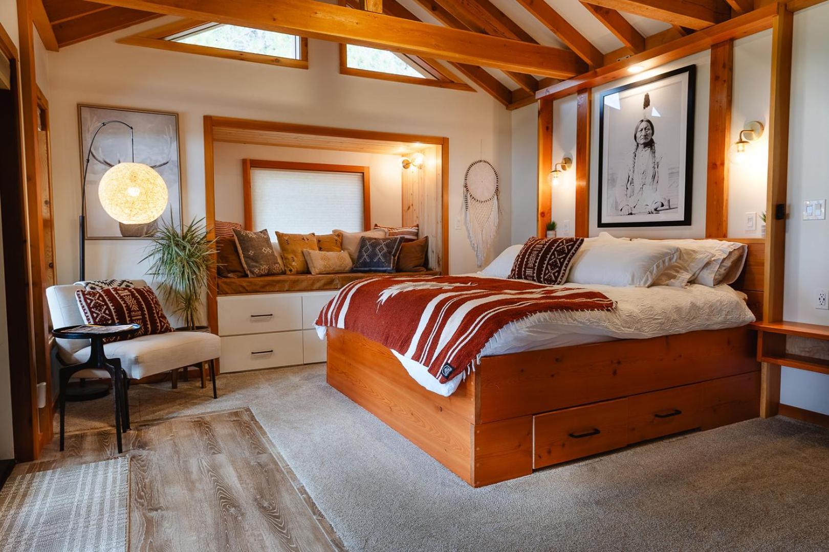The Kootenay Lake House - A Private Luxury Retreat