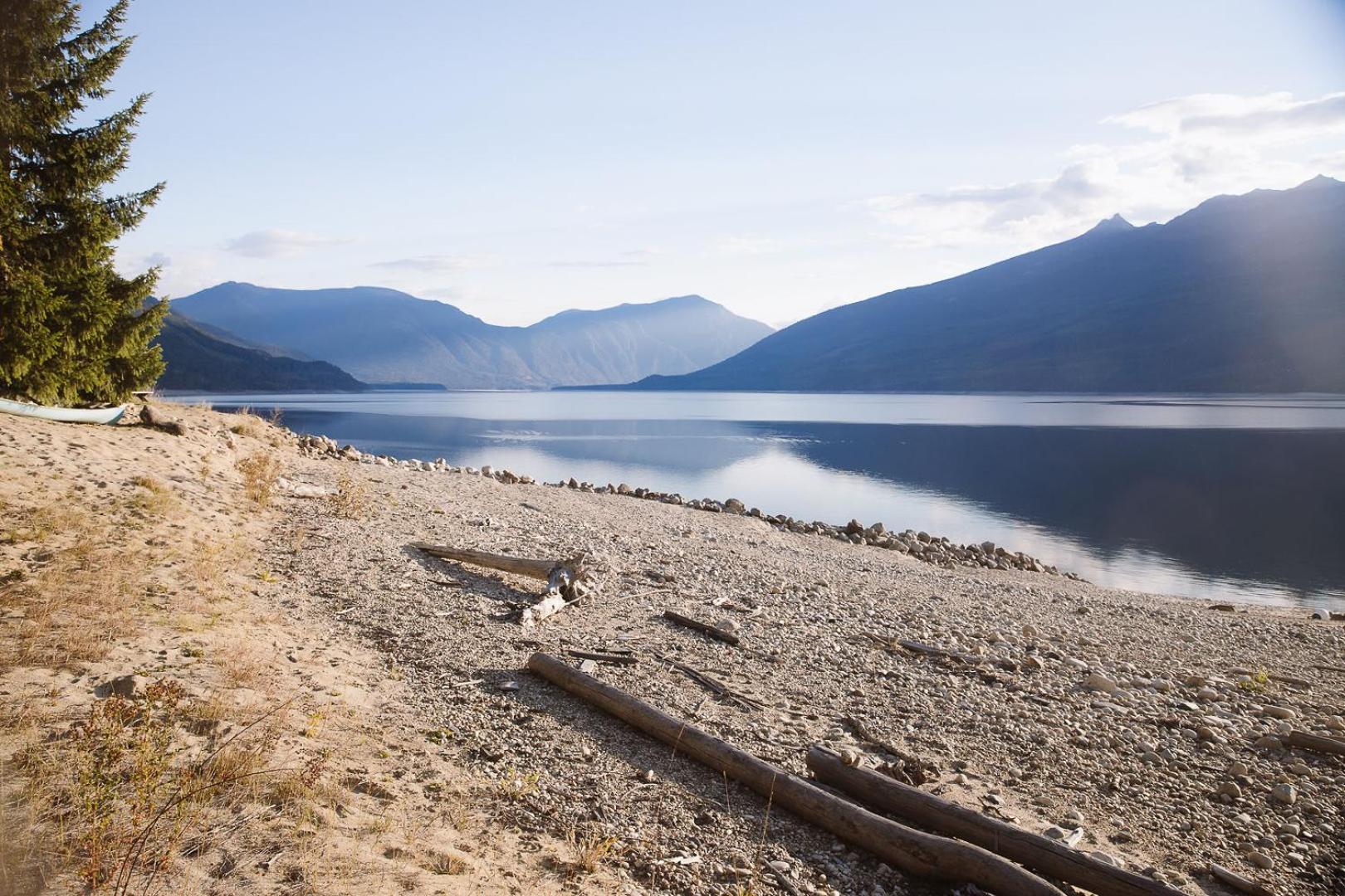 The Kootenay Lake House - A Private Luxury Retreat