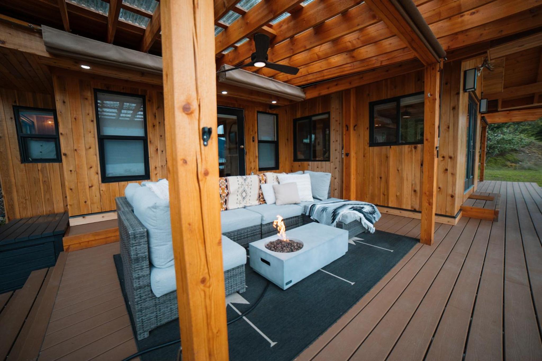 The Kootenay Lake House - A Private Luxury Retreat