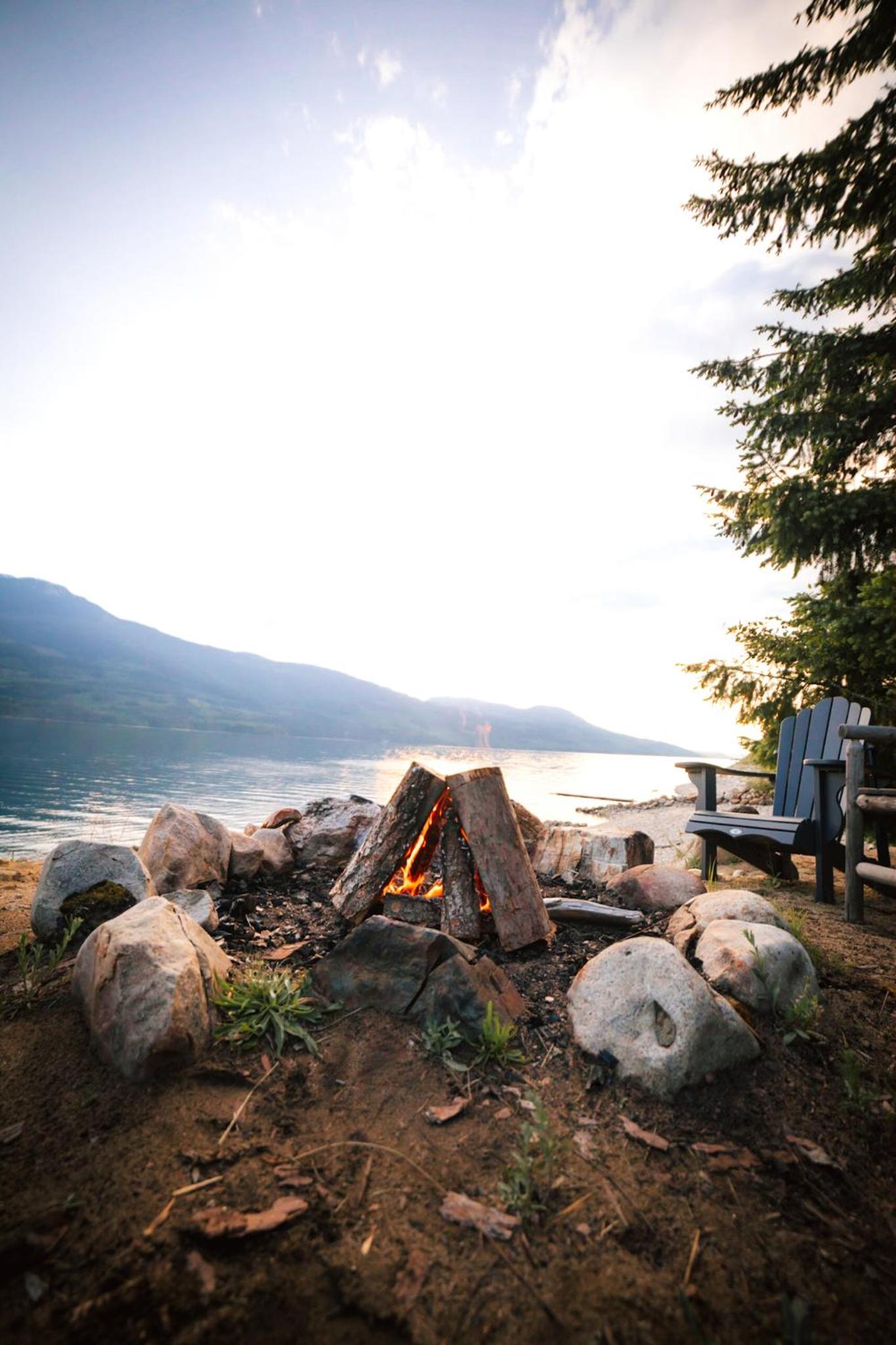 The Kootenay Lake House - A Private Luxury Retreat