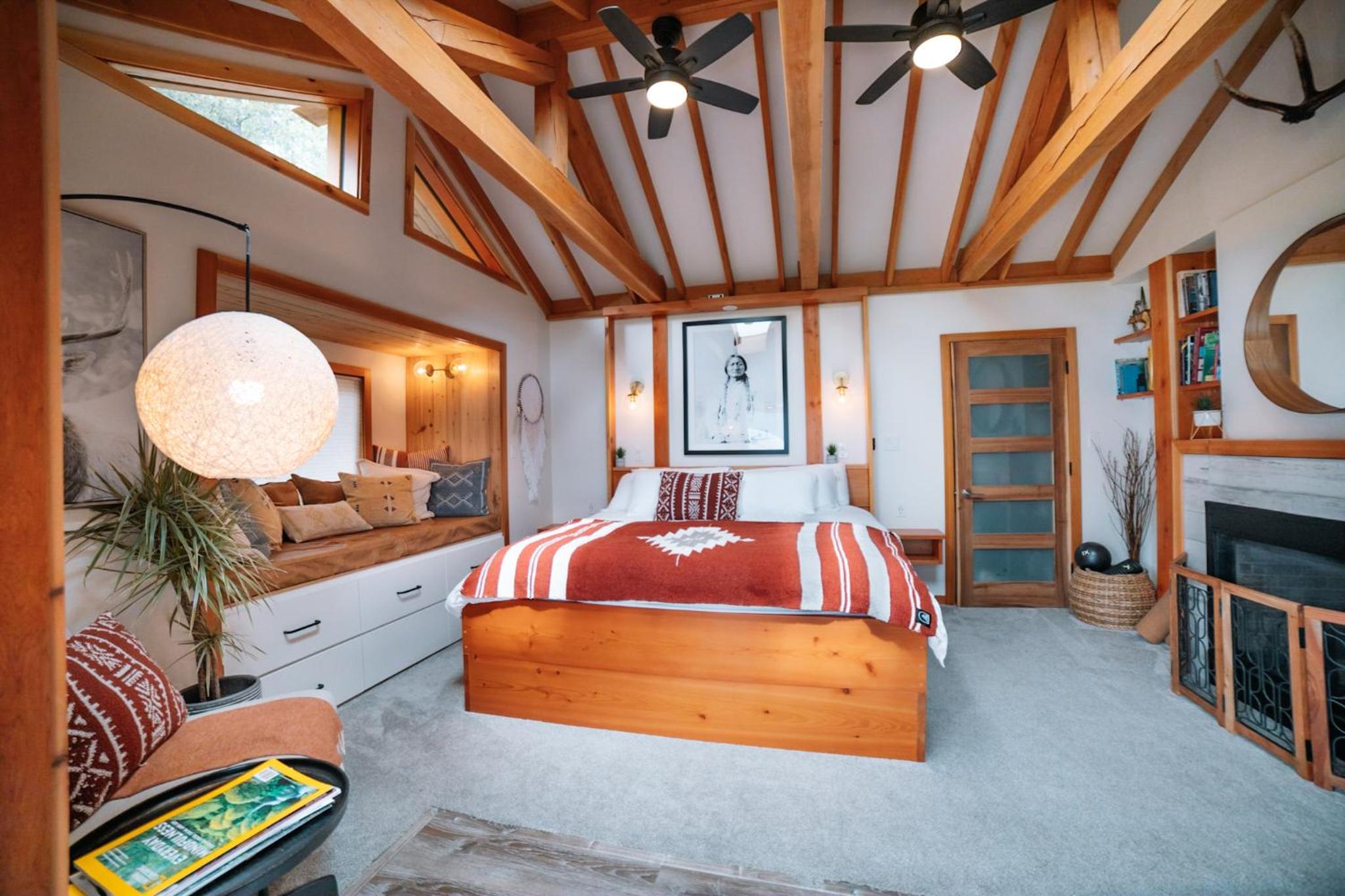 The Kootenay Lake House - A Private Luxury Retreat