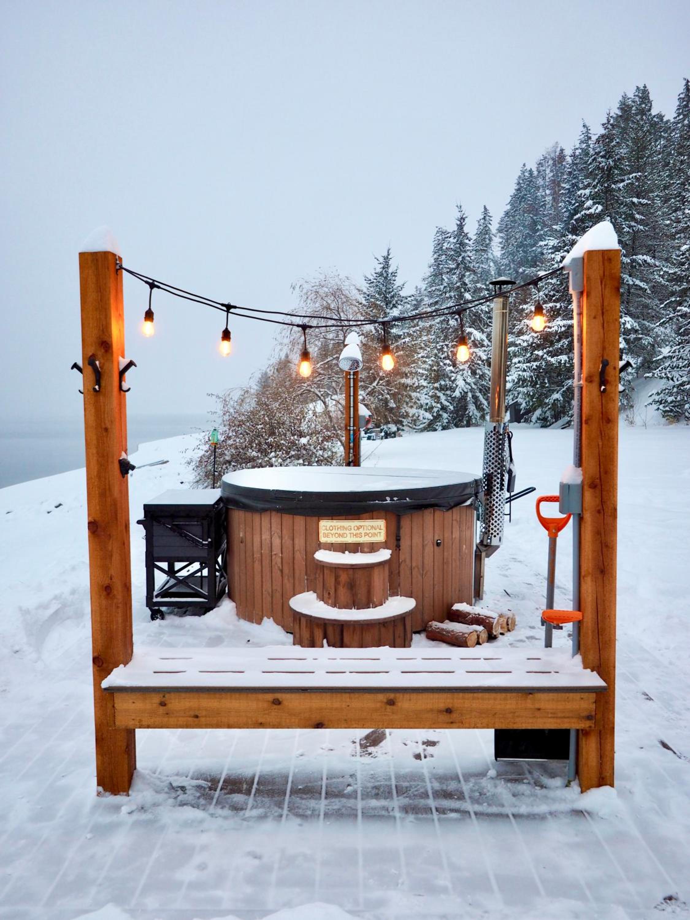 The Kootenay Lake House - A Private Luxury Retreat