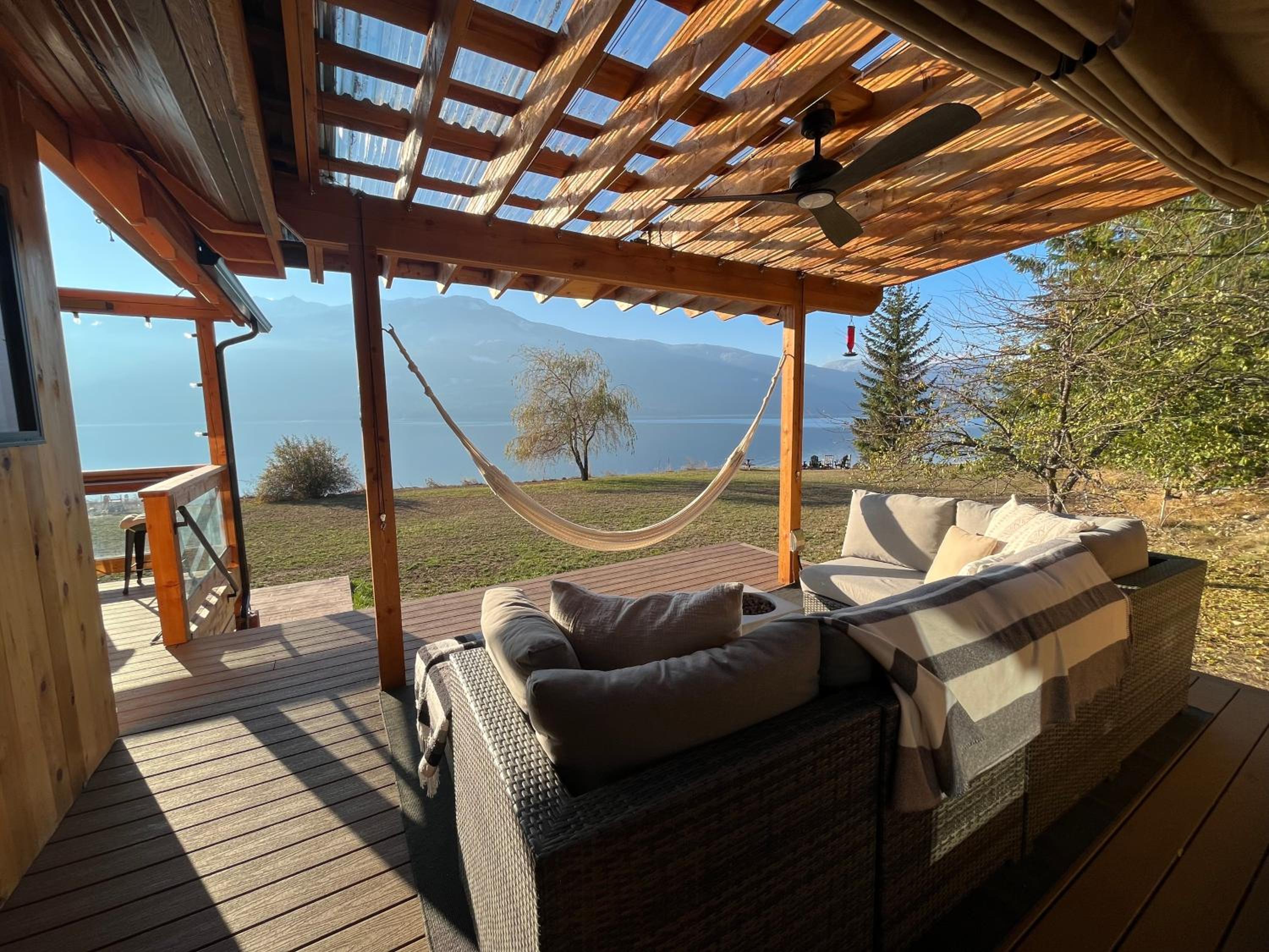 The Kootenay Lake House - A Private Luxury Retreat