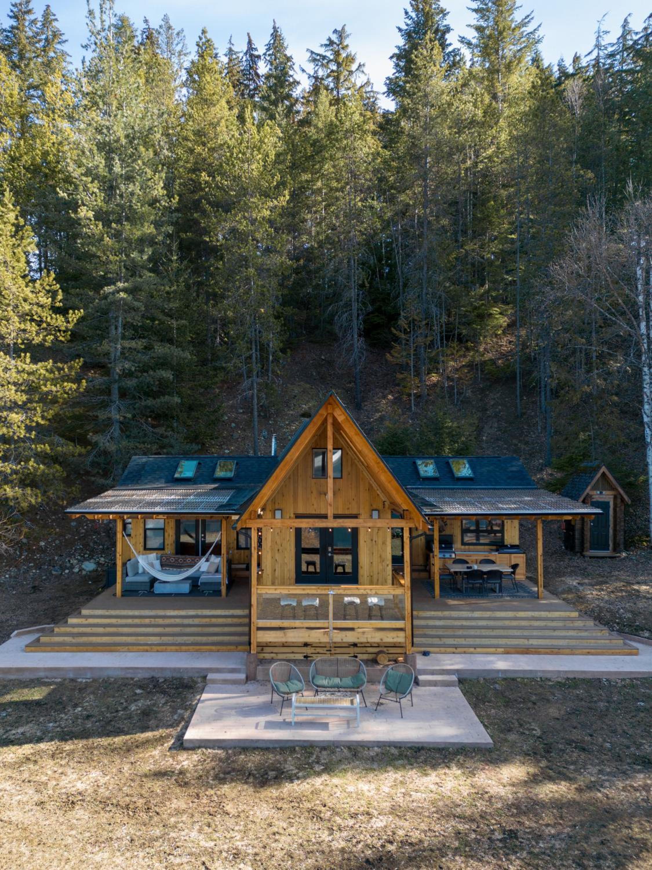 The Kootenay Lake House - A Private Luxury Retreat