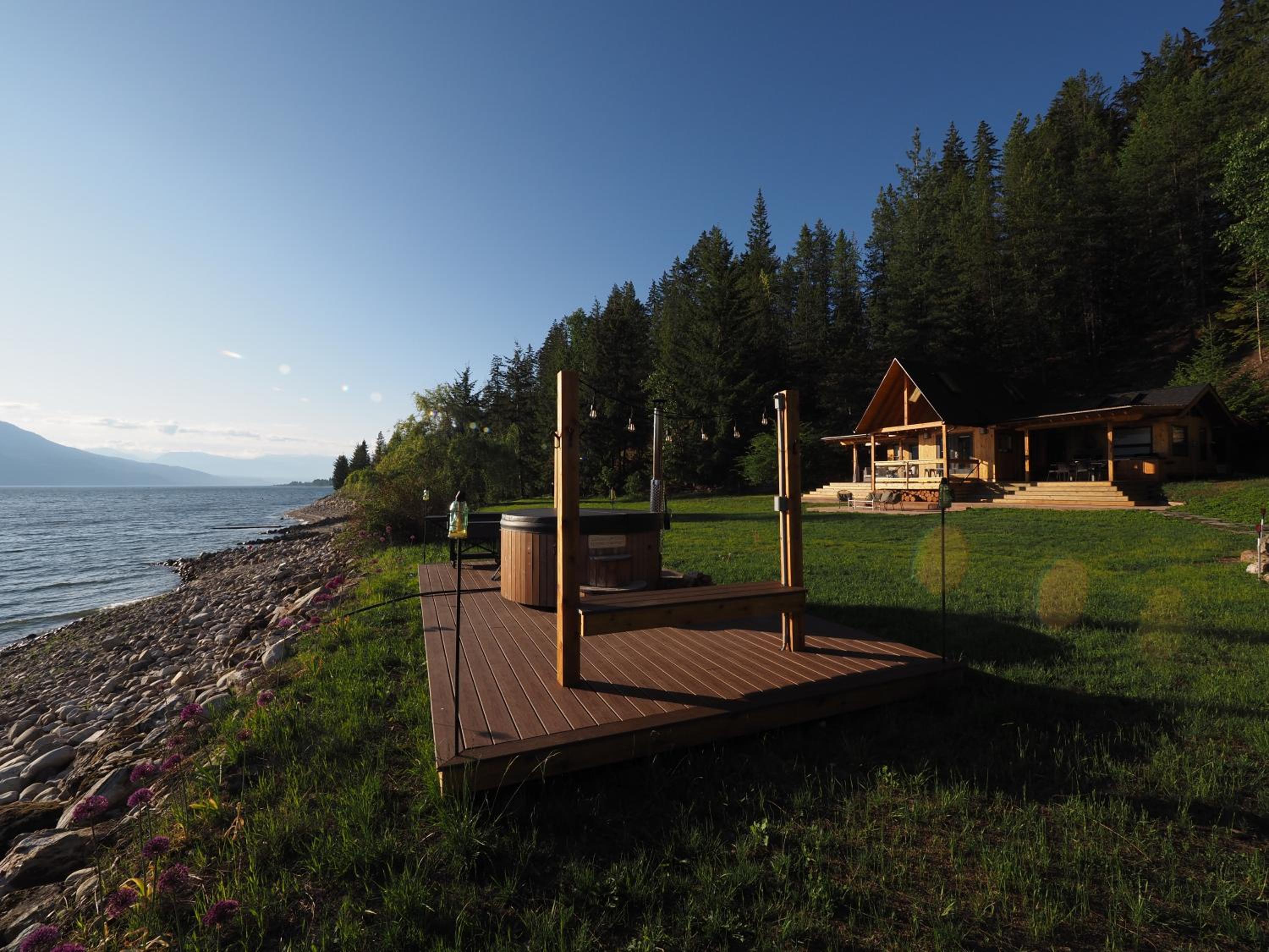 The Kootenay Lake House - A Private Luxury Retreat
