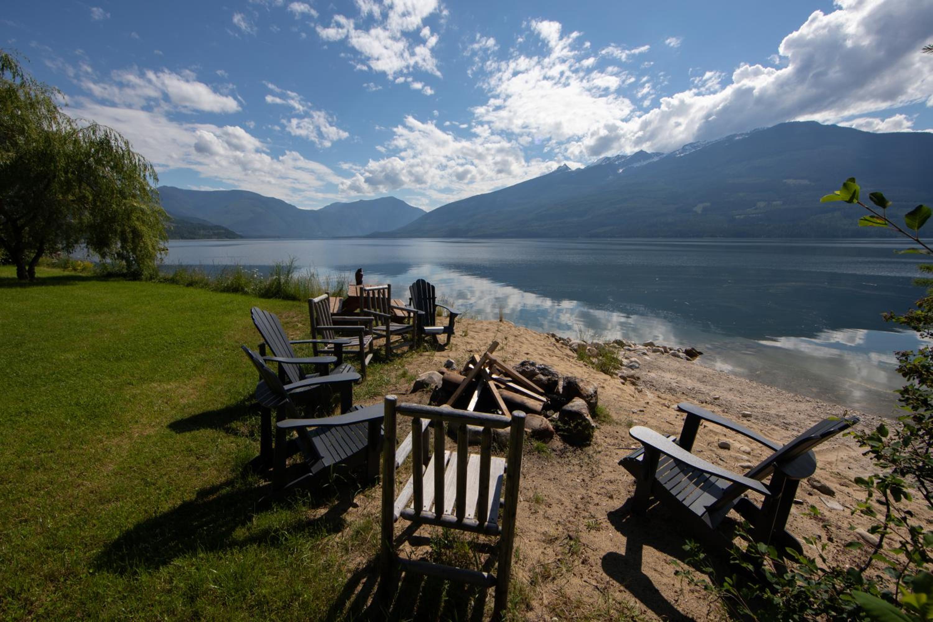 The Kootenay Lake House - A Private Luxury Retreat