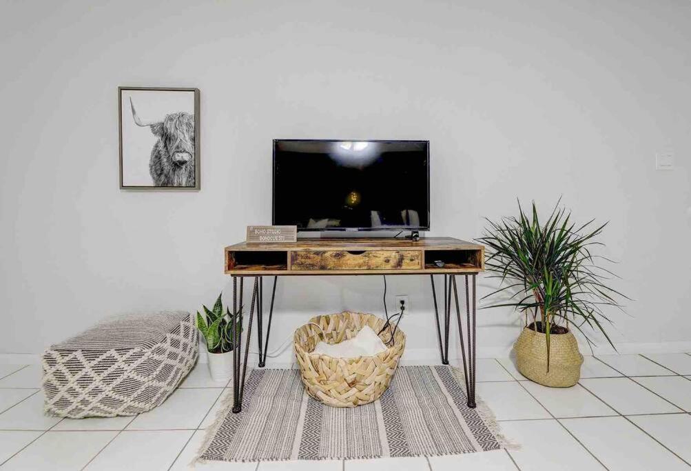 Boho 5- std Near Airport port/Cruise Port & Beach view 4