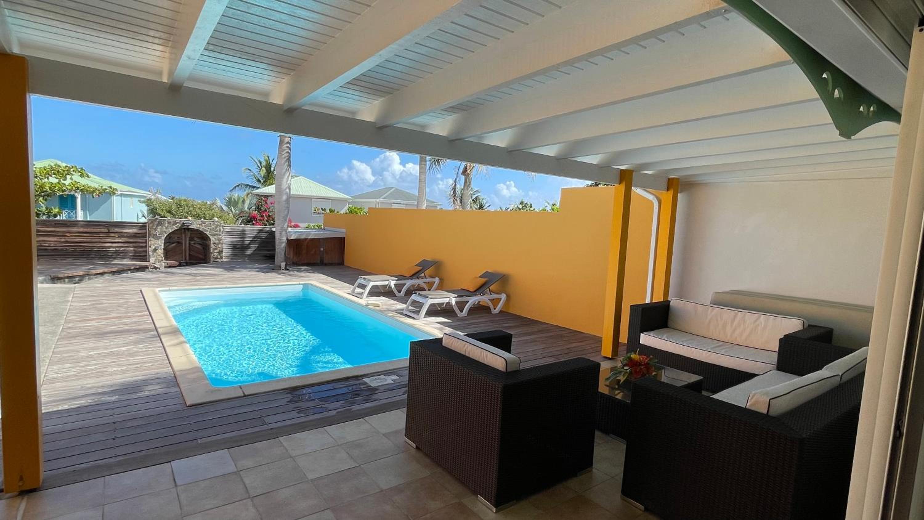 Villa NATICA, Piscine Privée, 150m plage d’Orient-Bay view 3