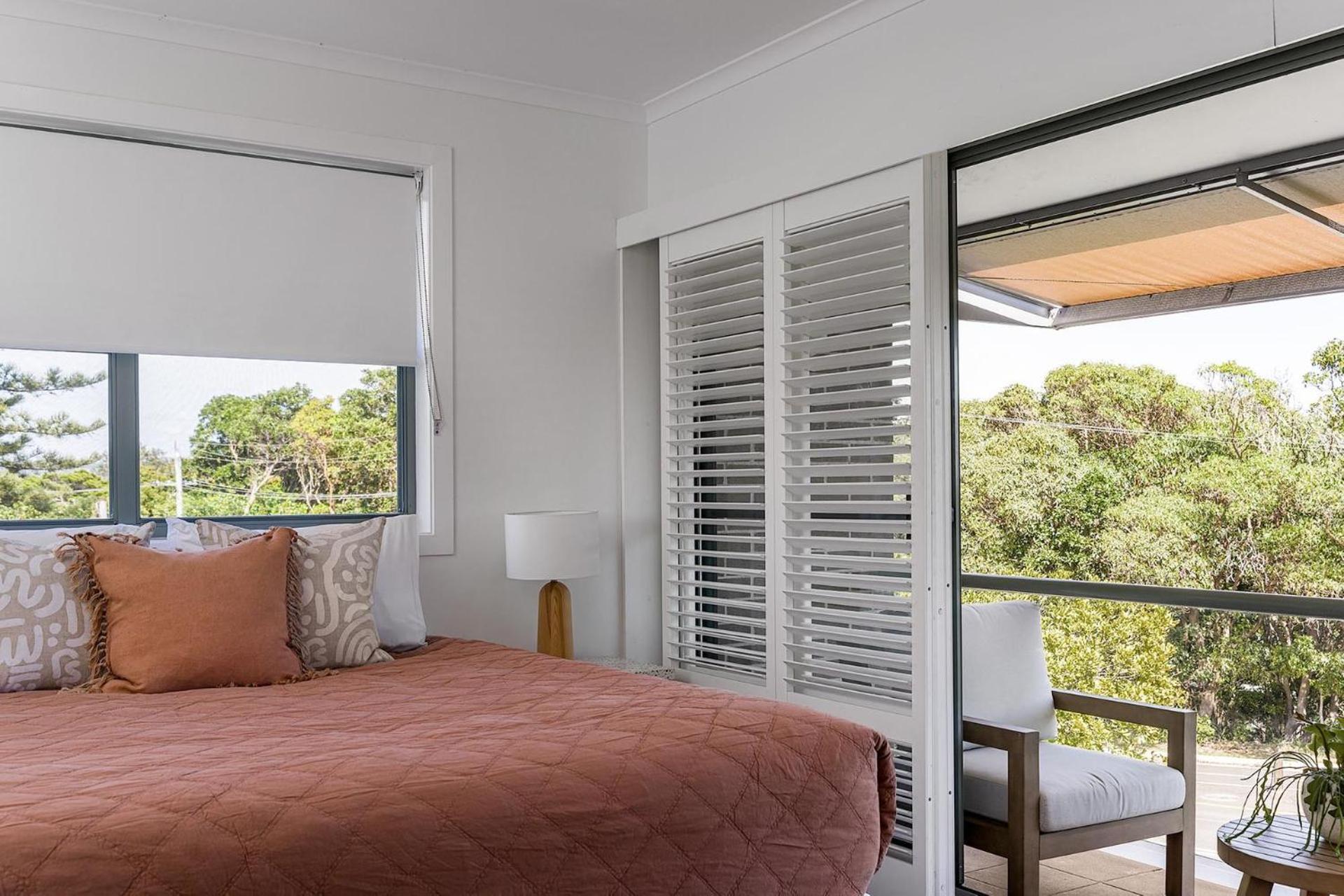 1 James Cook Apartments - Opposite Clarkes Beach