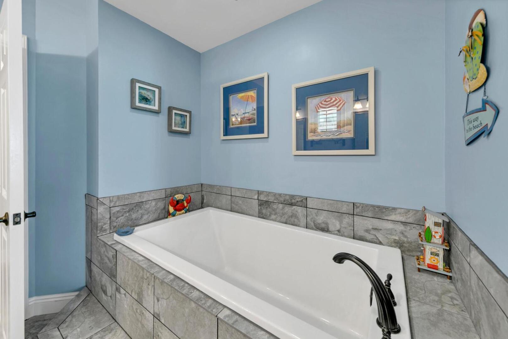 Grandview 202 - Beach Front 3BR in Miramar Beach