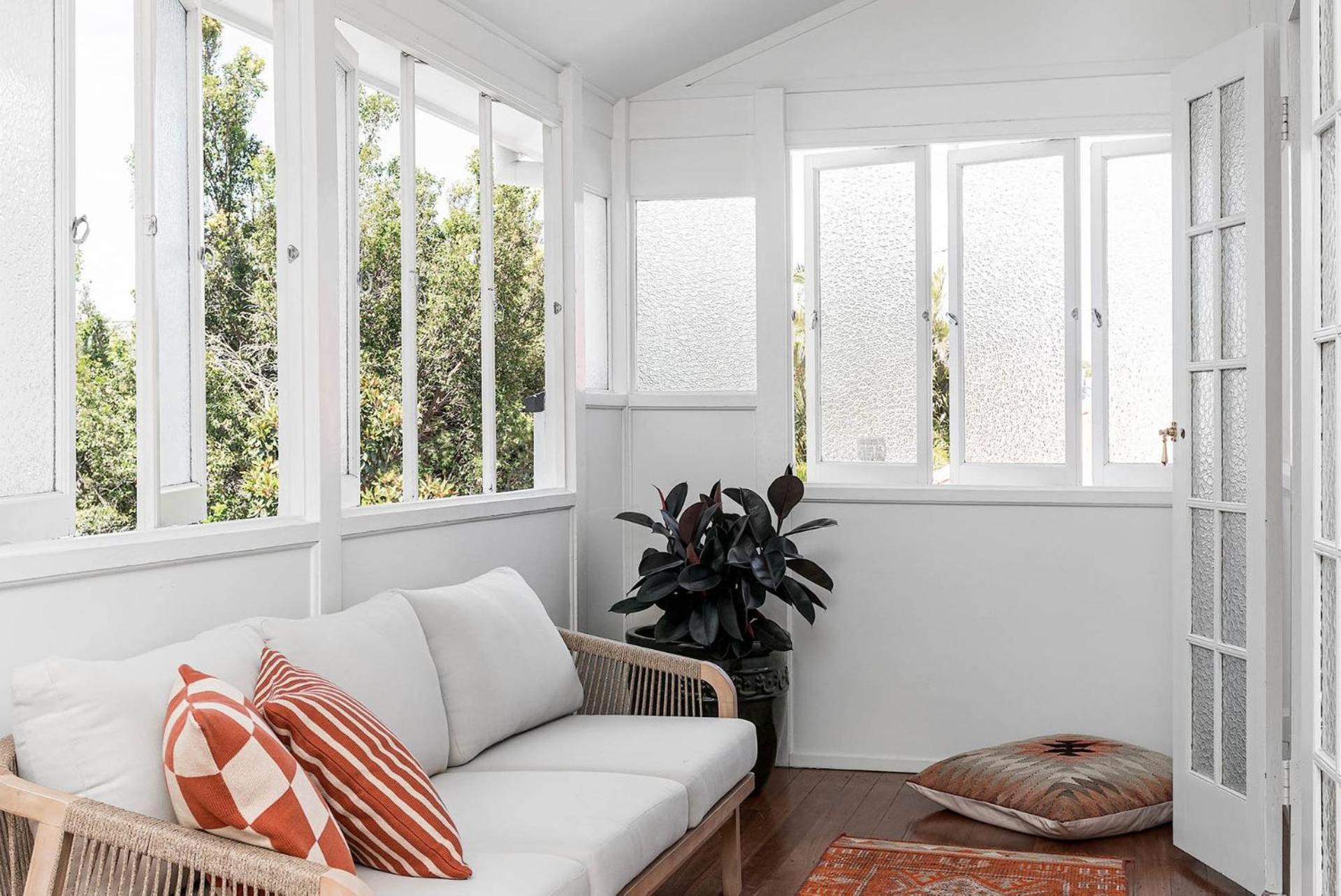 Cape Cottage - 5 bed charming cottage close to everything