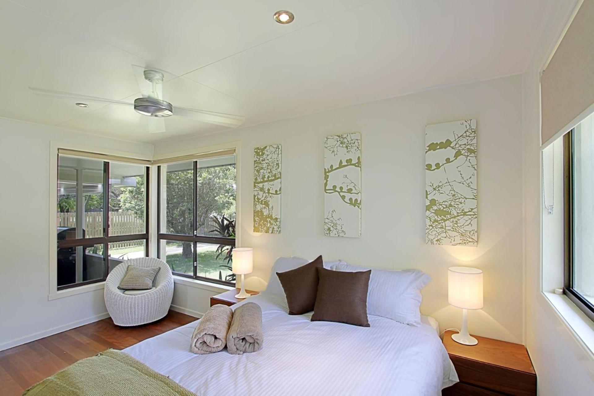 Mi Casa - stylish beach house near town & surf