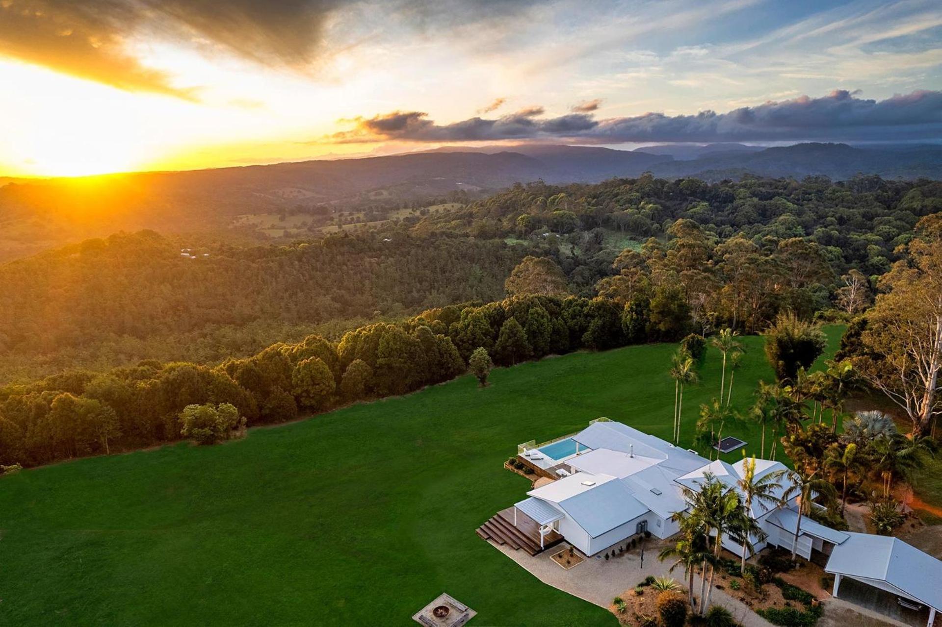 Miren Estate - lavish hinterland estate with pool